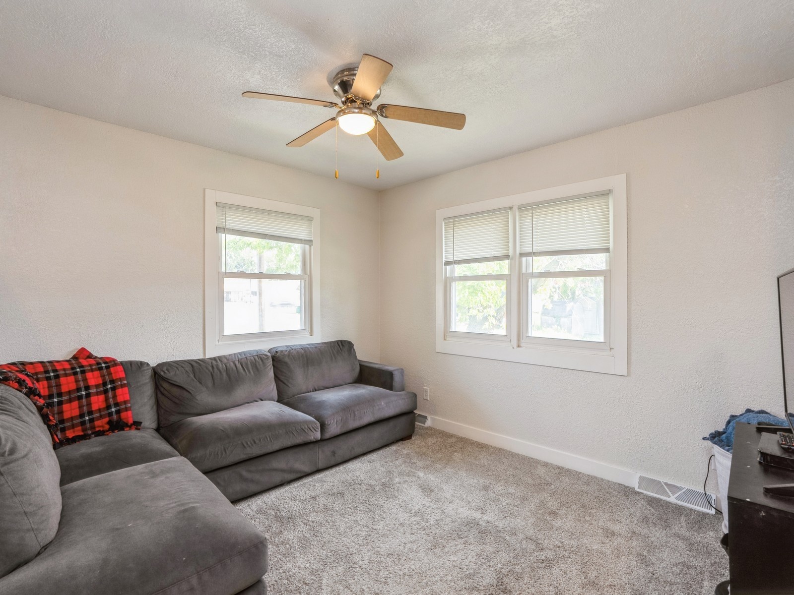 204 & 204 1/2 E 4th Avenue