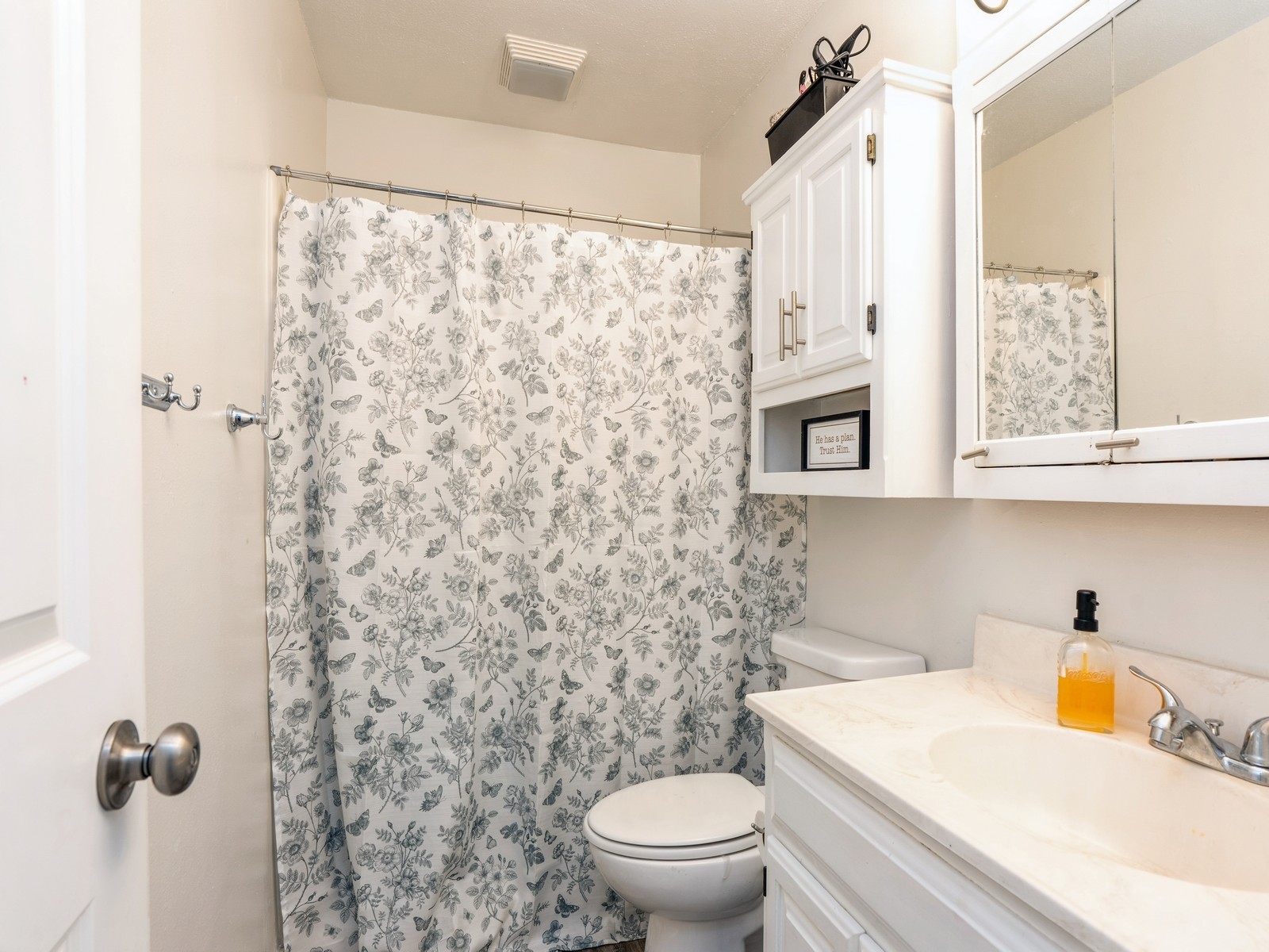 204 & 204 1/2 E 4th Avenue