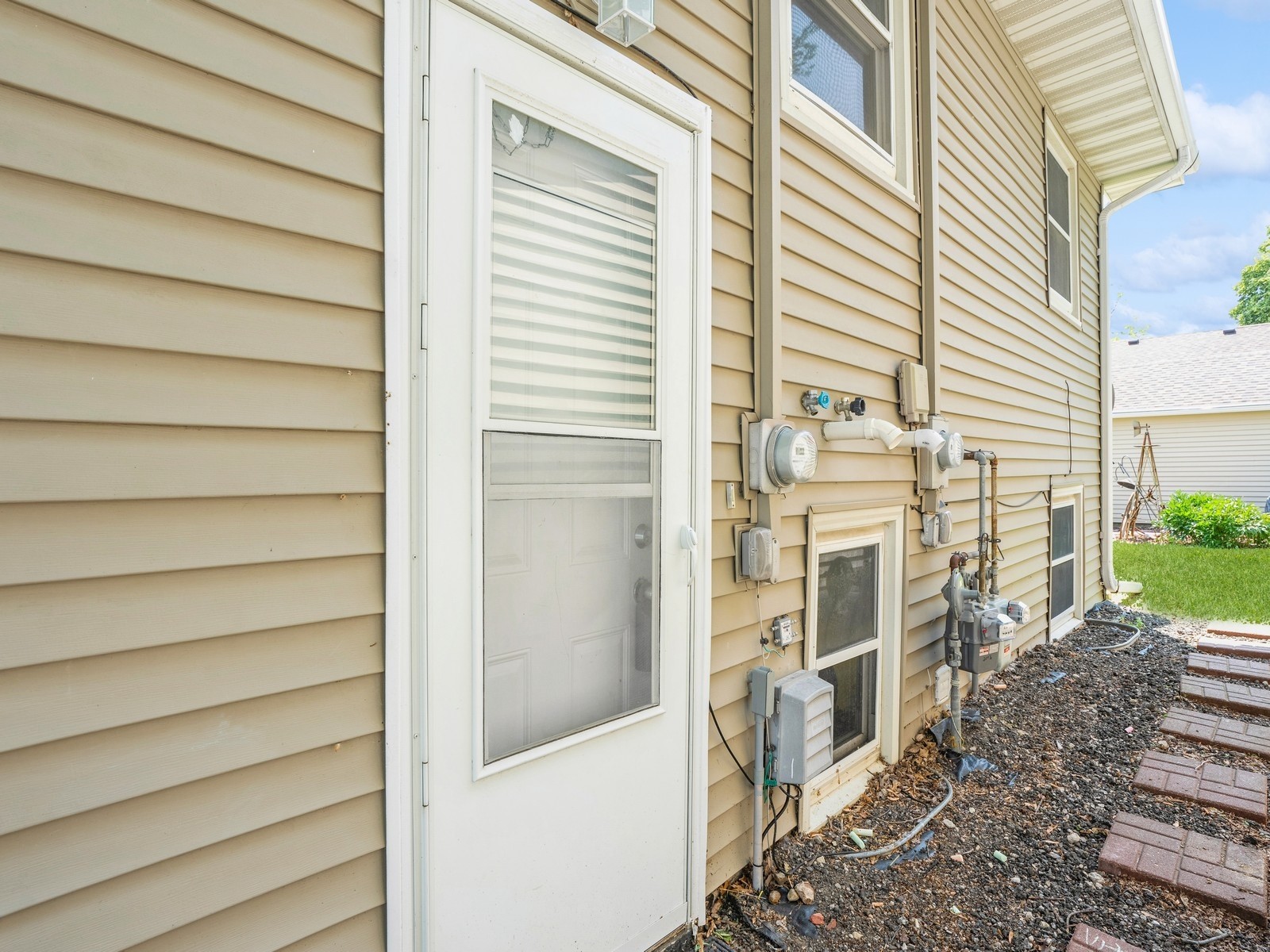 204 & 204 1/2 E 4th Avenue