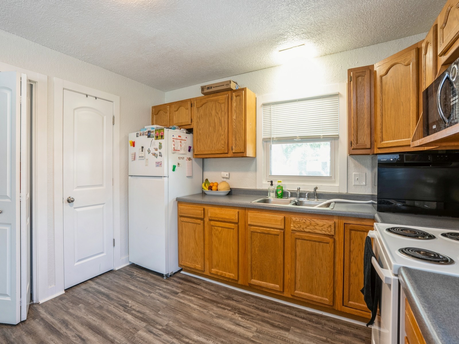 204 & 204 1/2 E 4th Avenue