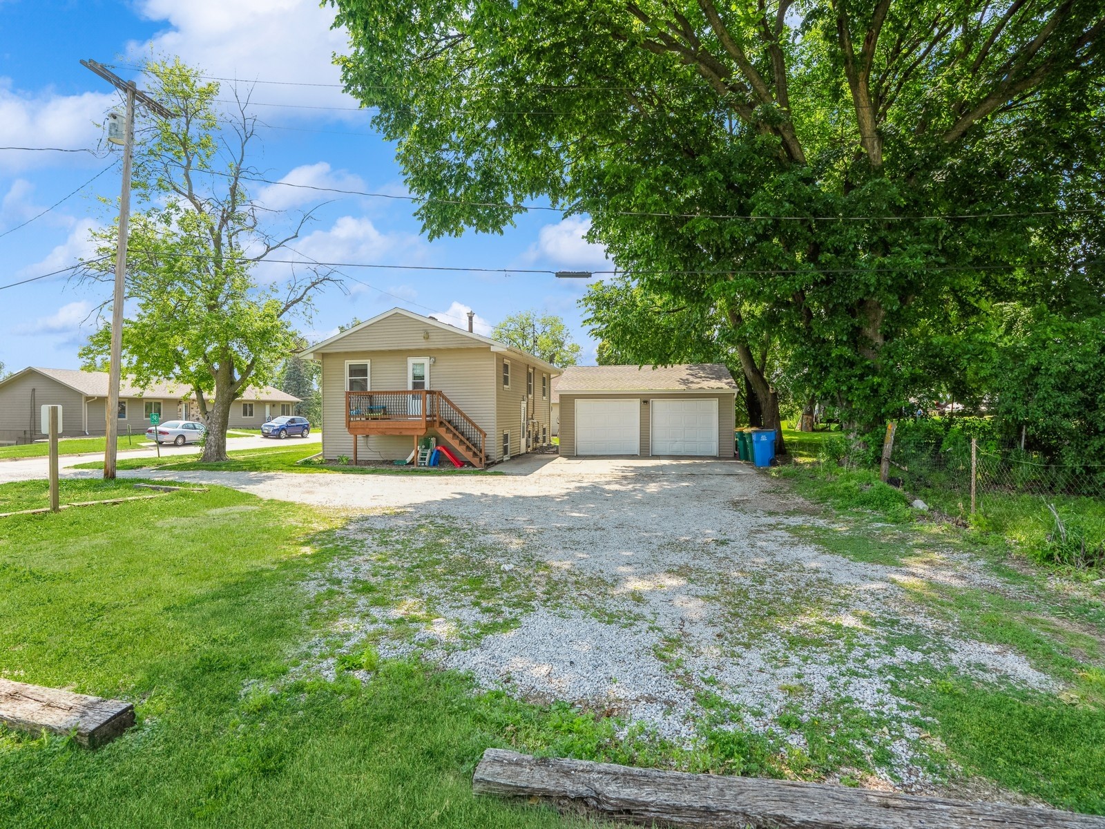 204 & 204 1/2 E 4th Avenue