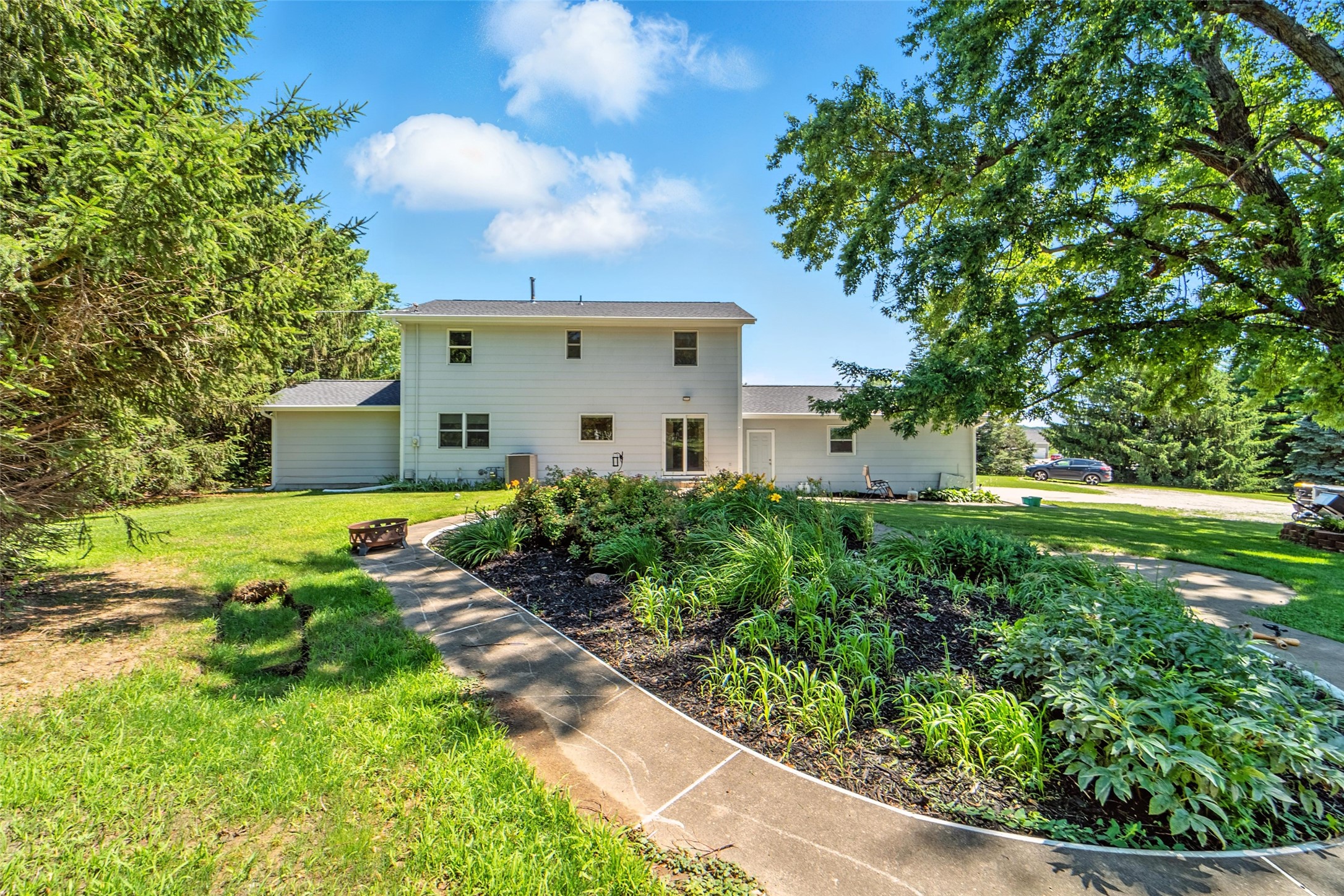 1404 Nile Kinnick Drive S