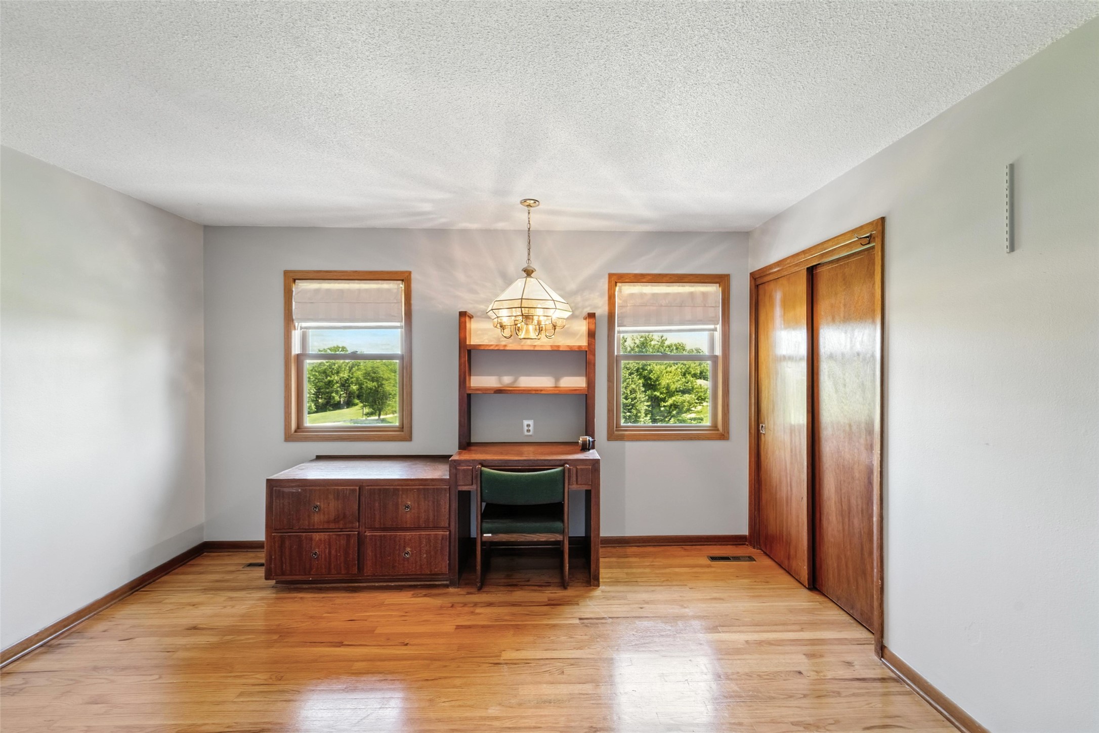 1404 Nile Kinnick Drive S