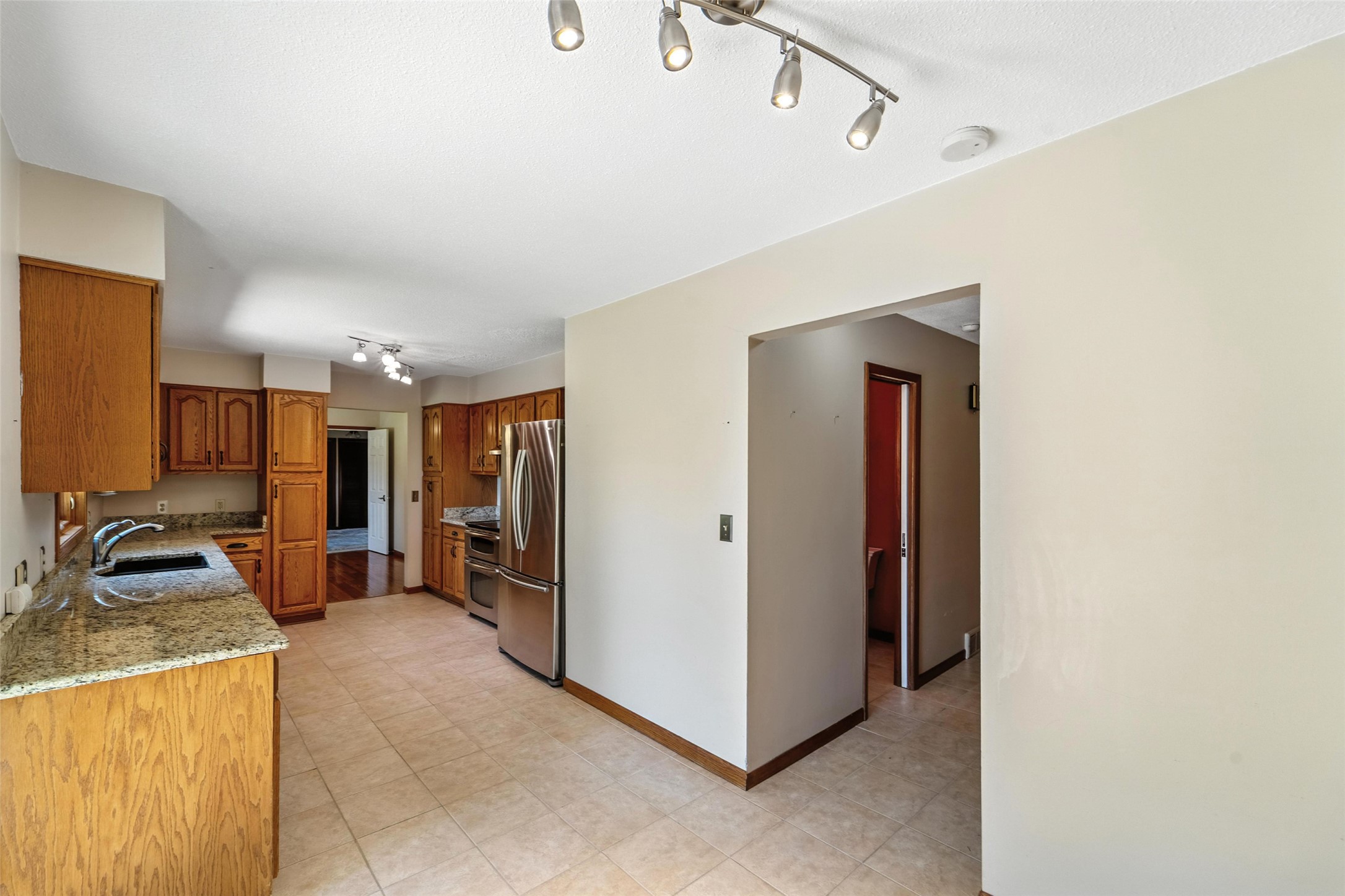 1404 Nile Kinnick Drive S