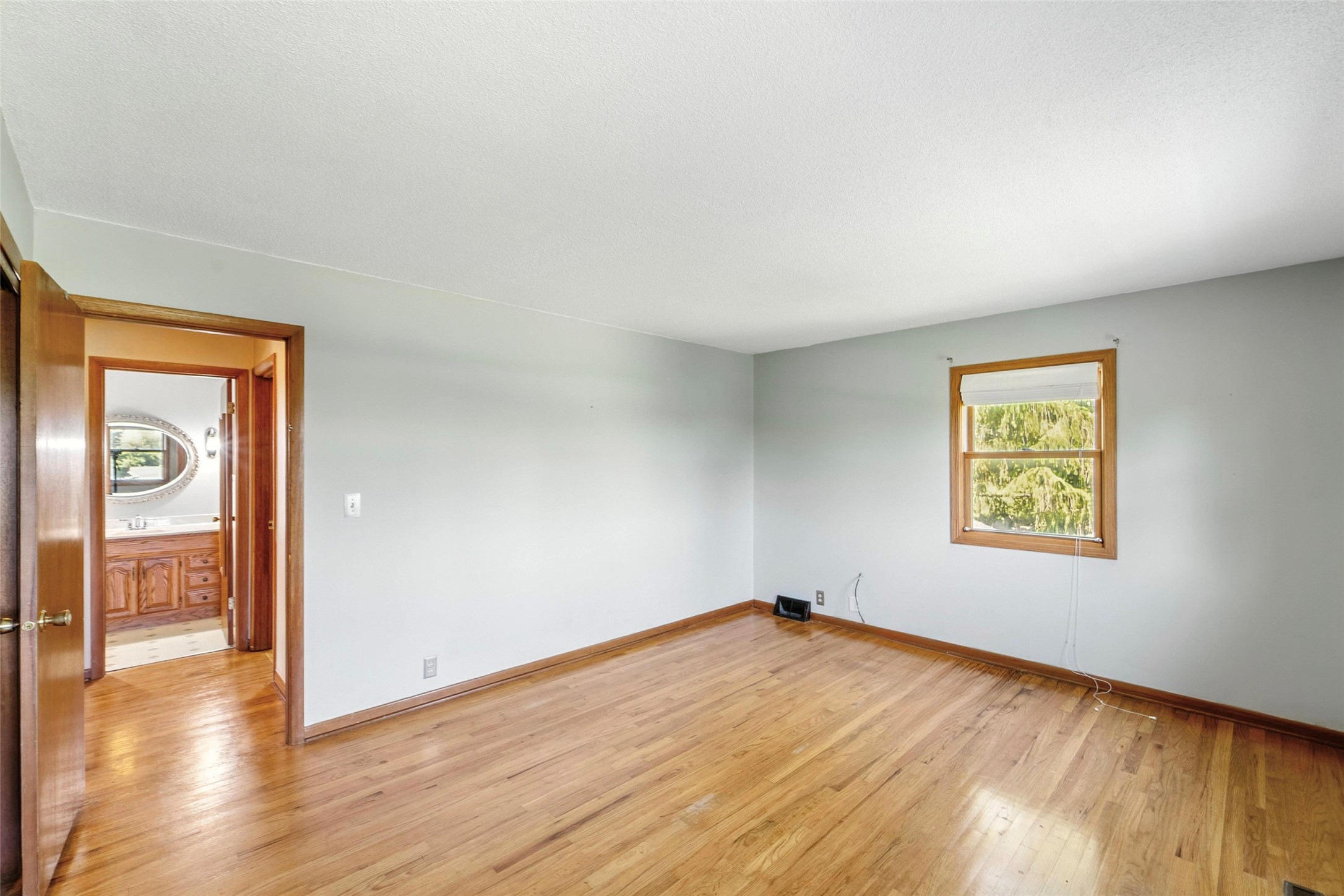 1404 Nile Kinnick Drive S