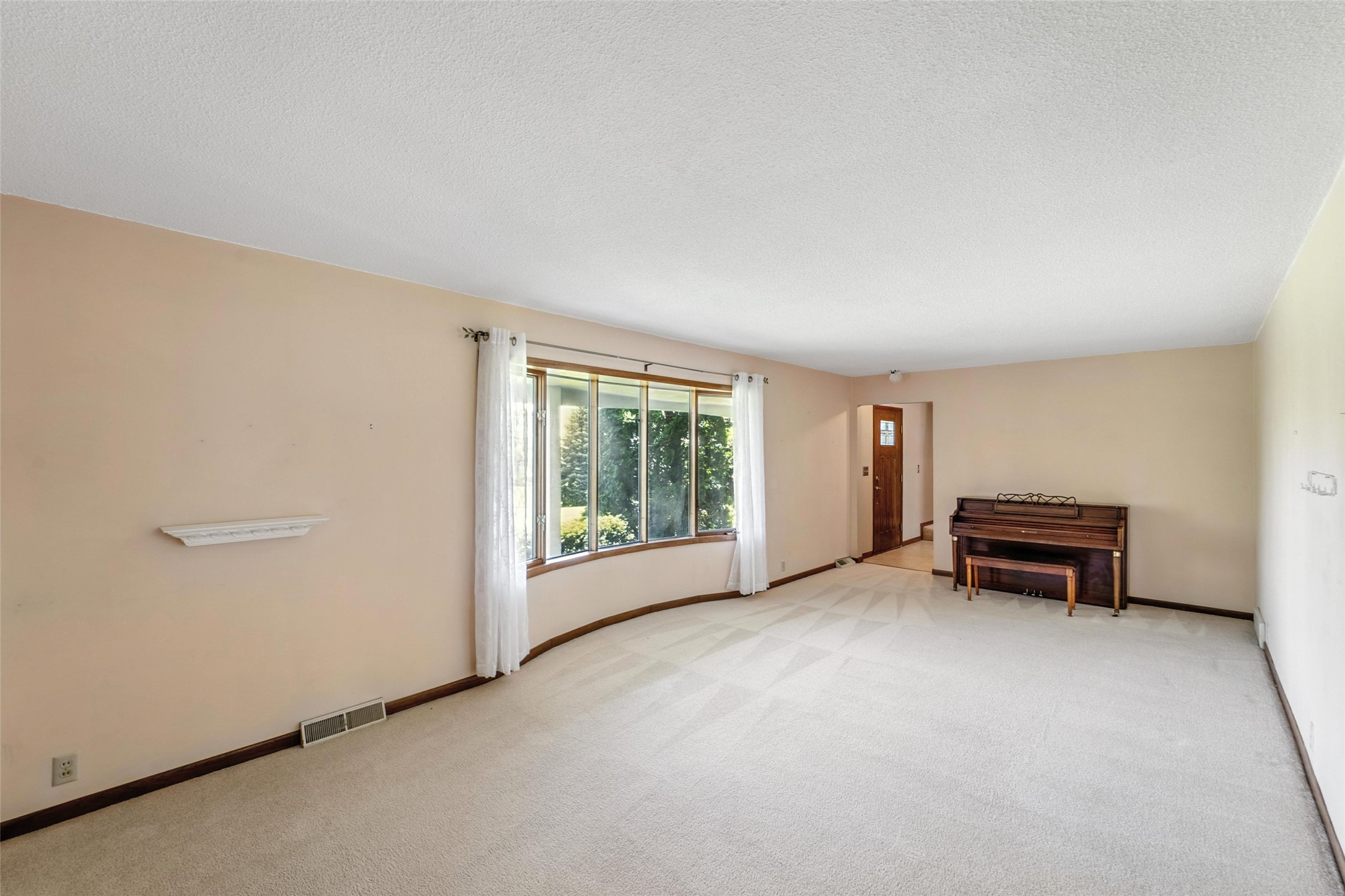 1404 Nile Kinnick Drive S
