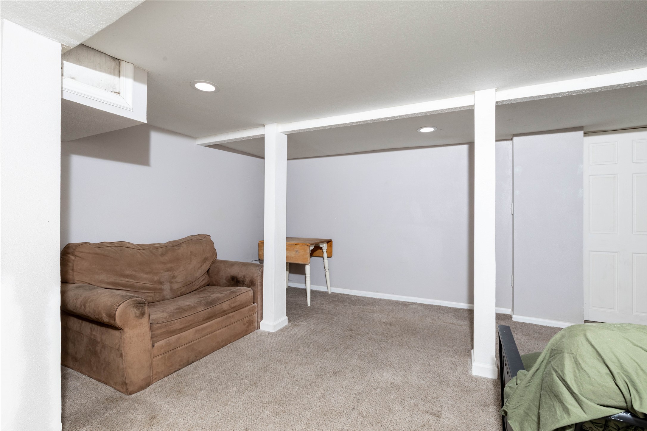 809 W Ashland Avenue
