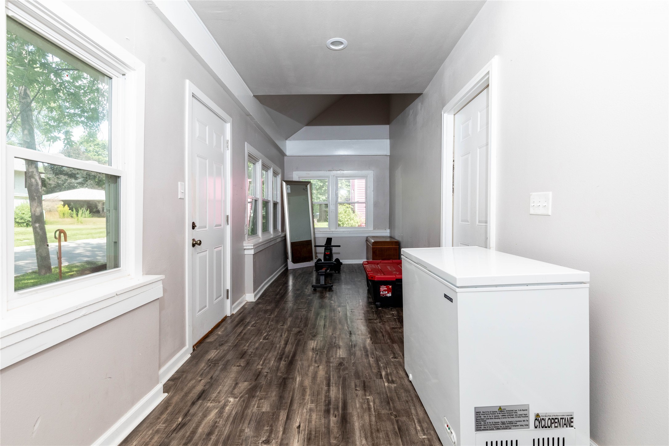 809 W Ashland Avenue