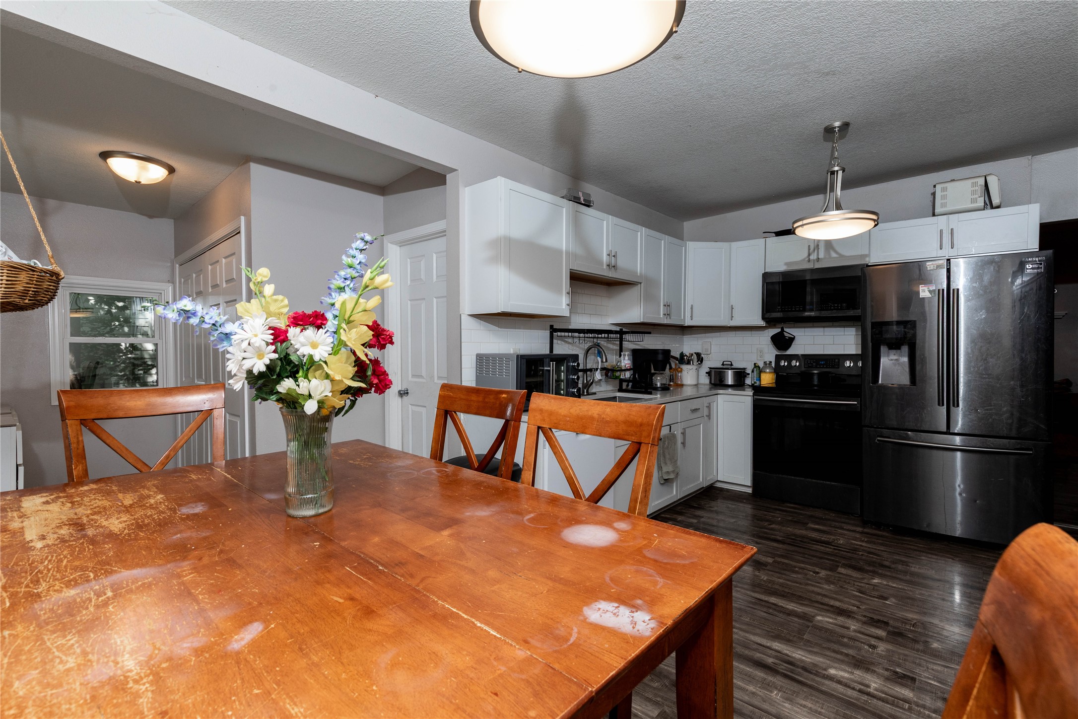 809 W Ashland Avenue