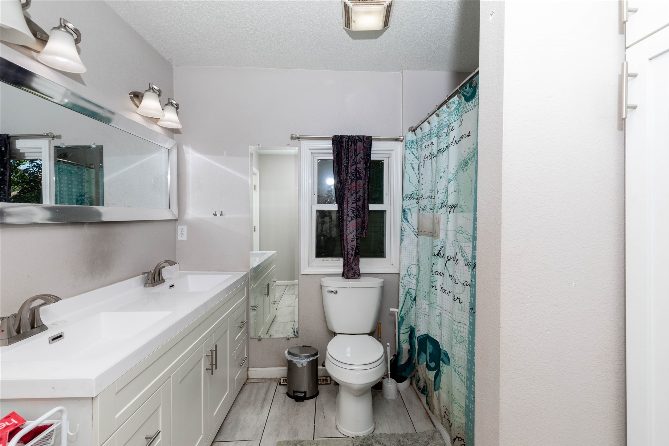 809 W Ashland Avenue