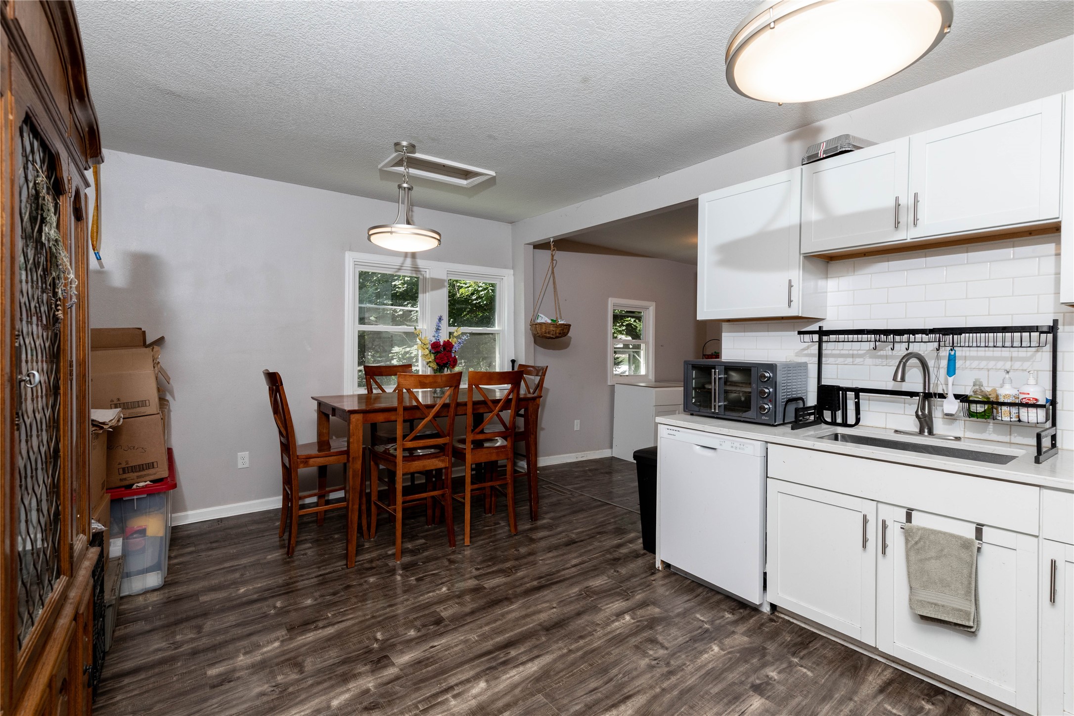 809 W Ashland Avenue