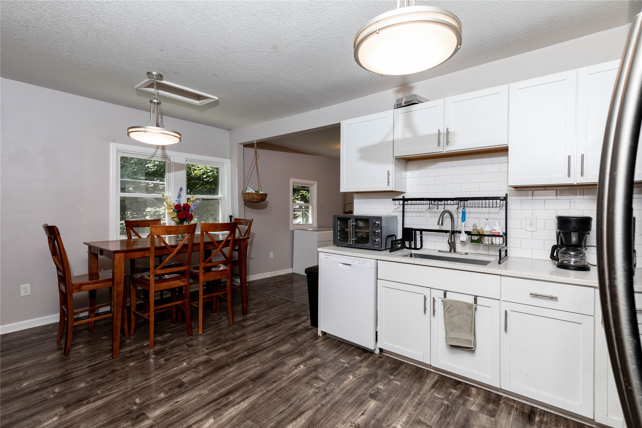 809 W Ashland Avenue