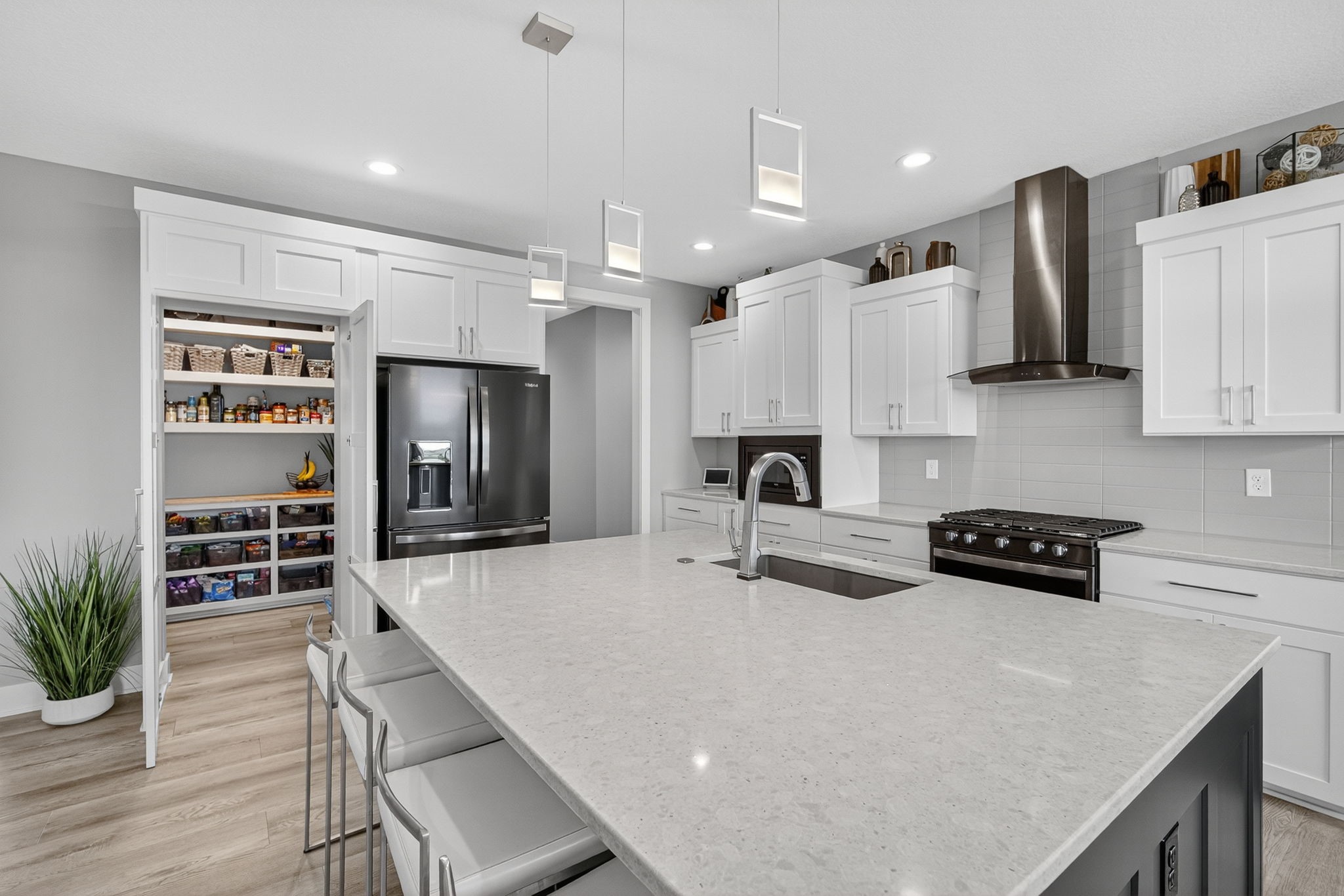 1824 Magnolia Circle