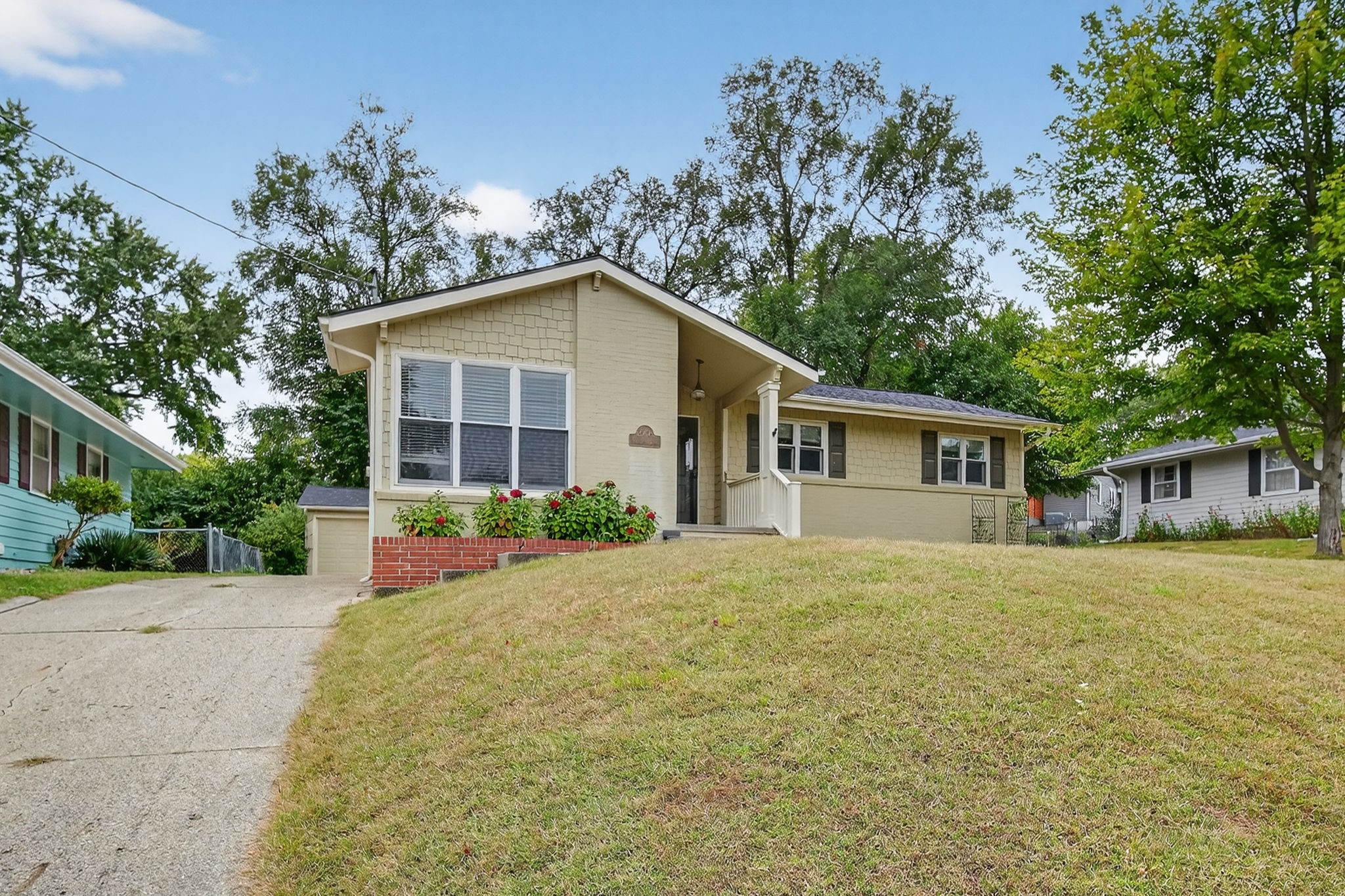 2908 Meadow Lane