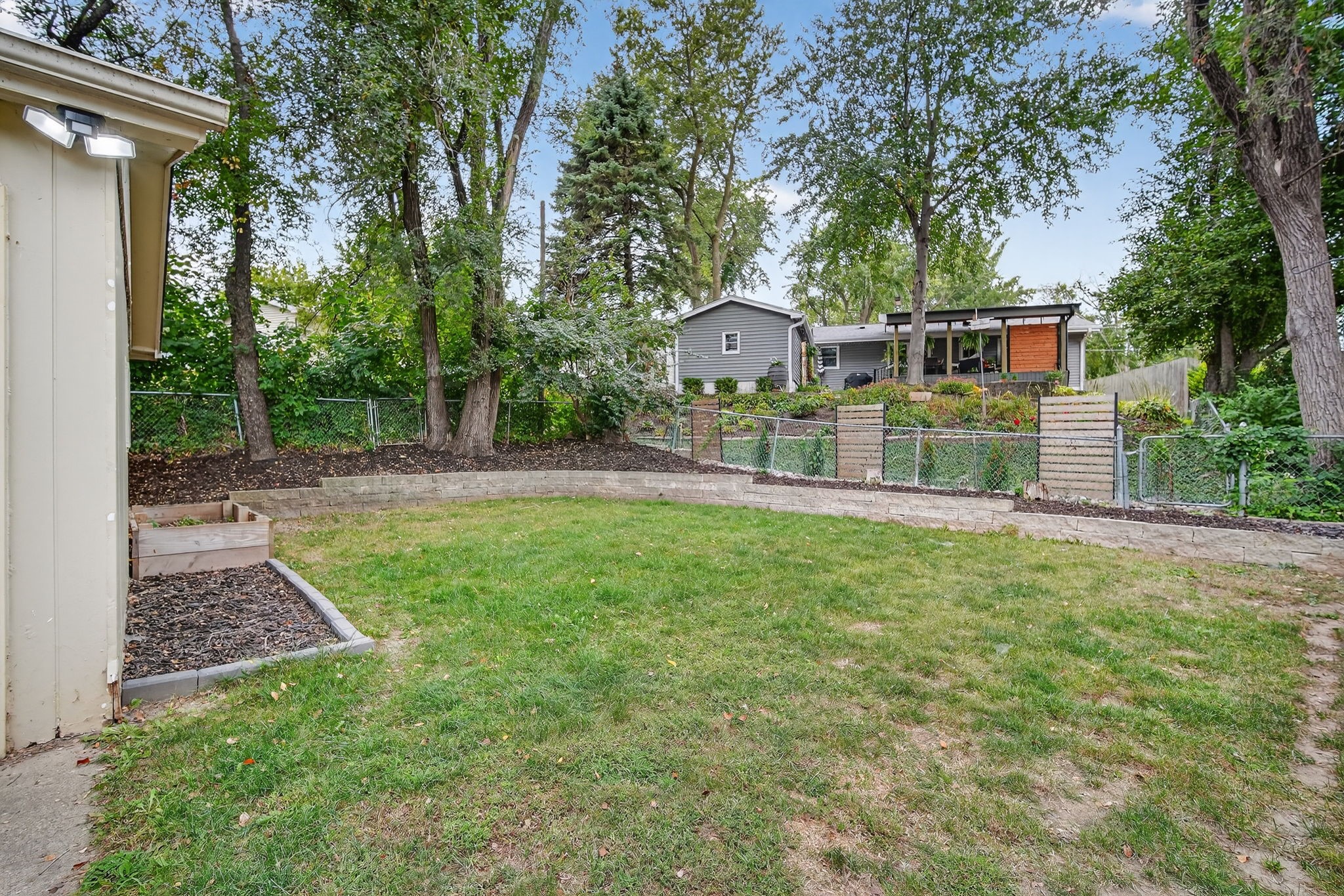 2908 Meadow Lane