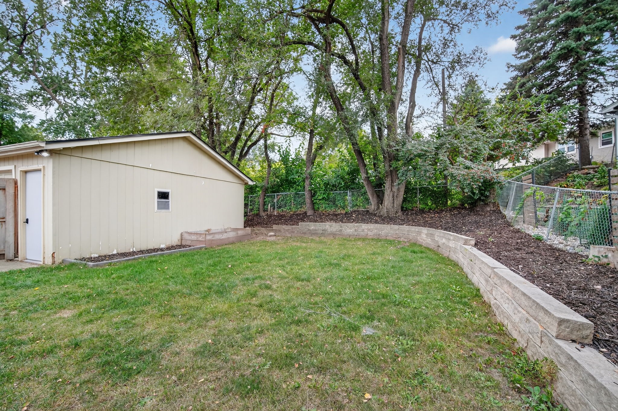 2908 Meadow Lane