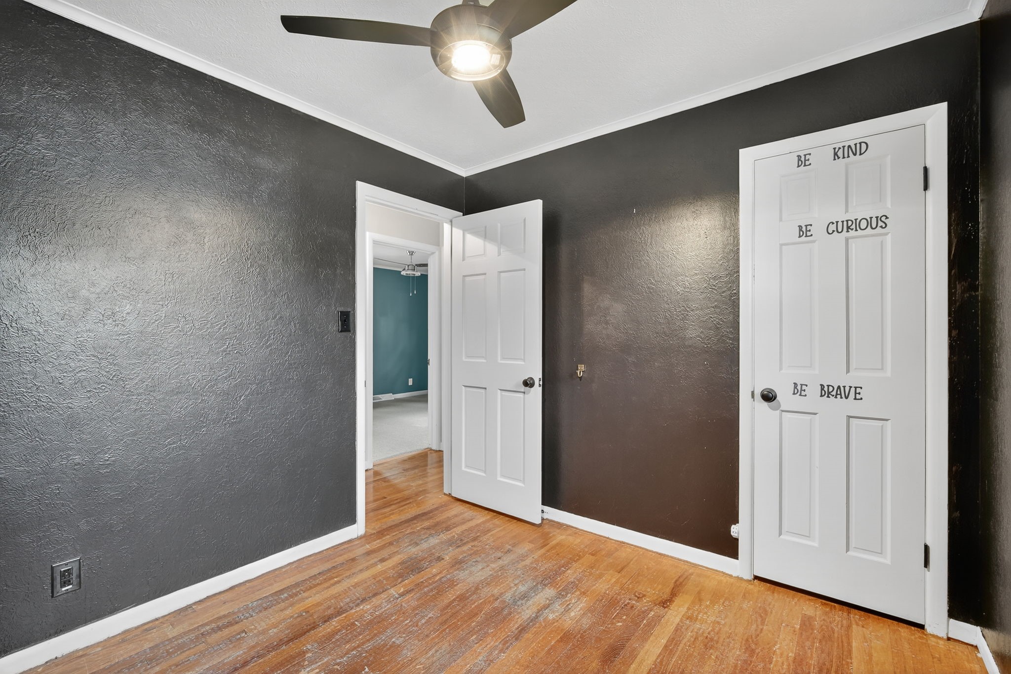 2908 Meadow Lane