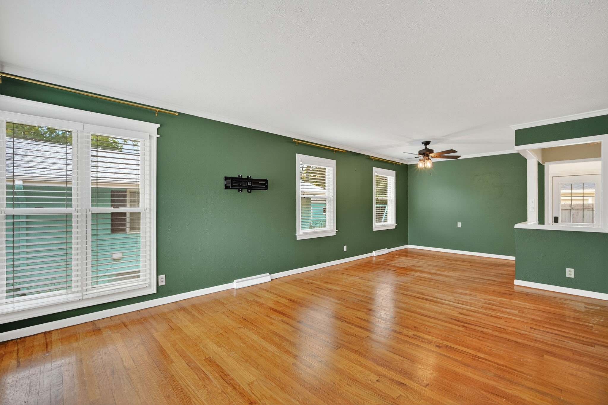 2908 Meadow Lane
