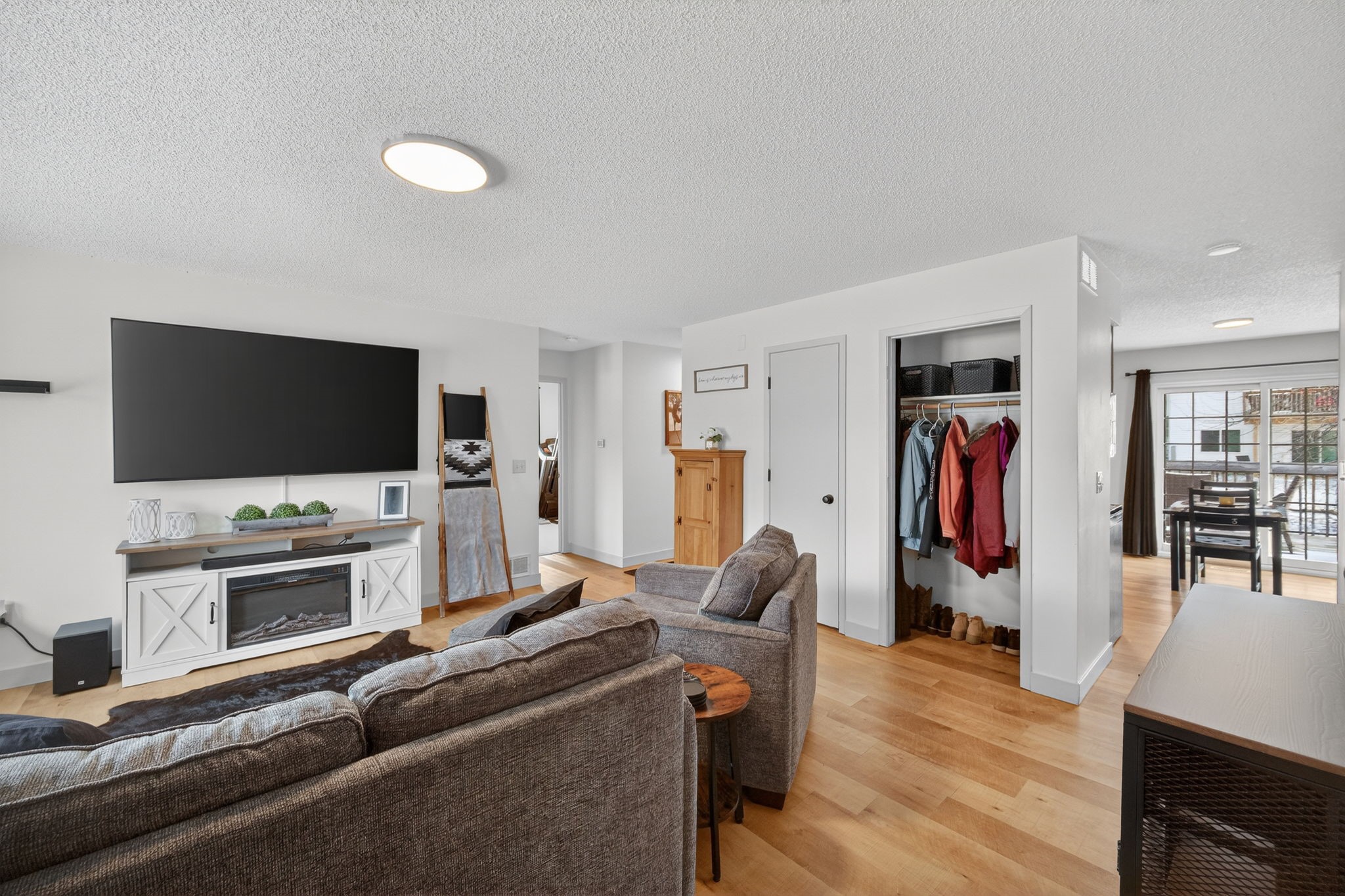1352 Hunter Drive