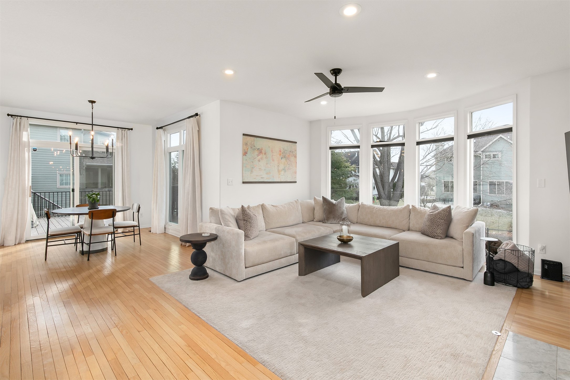 5830 Coachlight Court