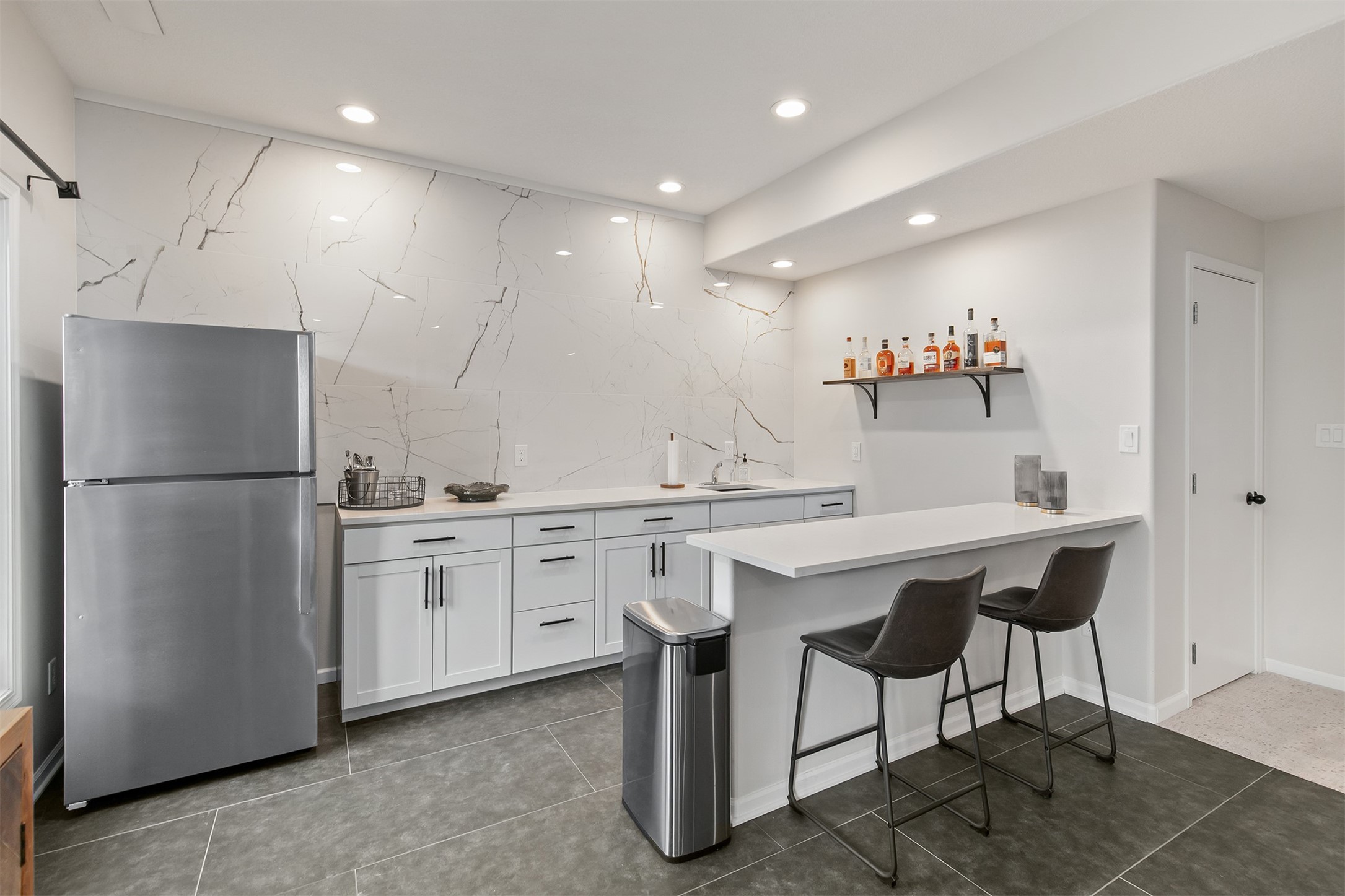 5830 Coachlight Court