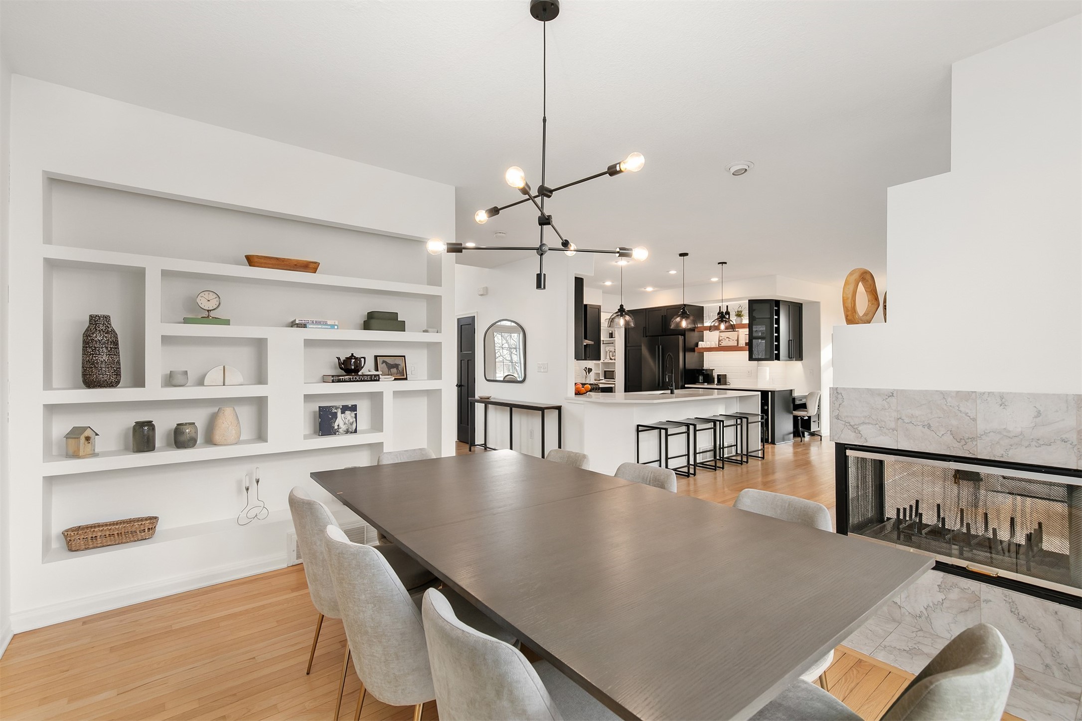 5830 Coachlight Court