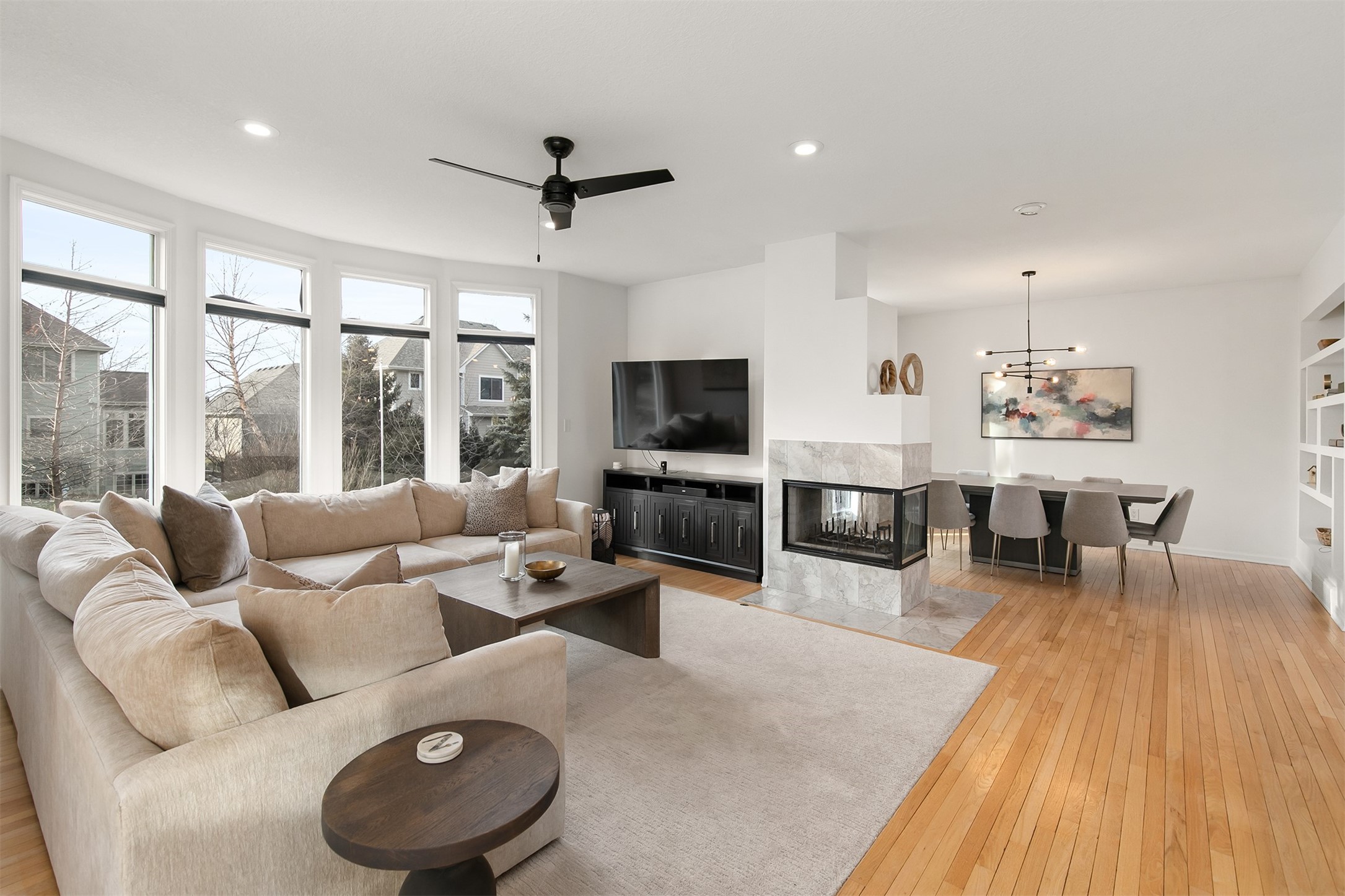 5830 Coachlight Court