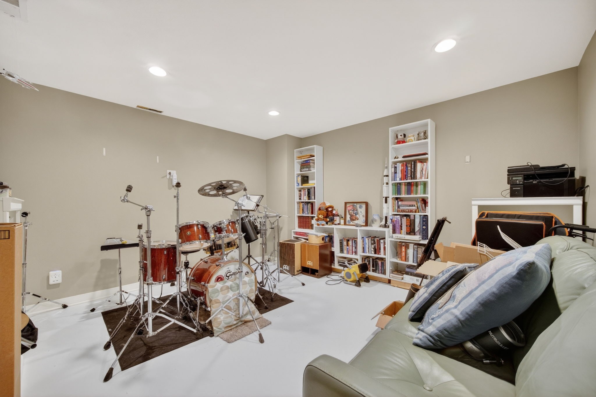 704 N 14th Avenue