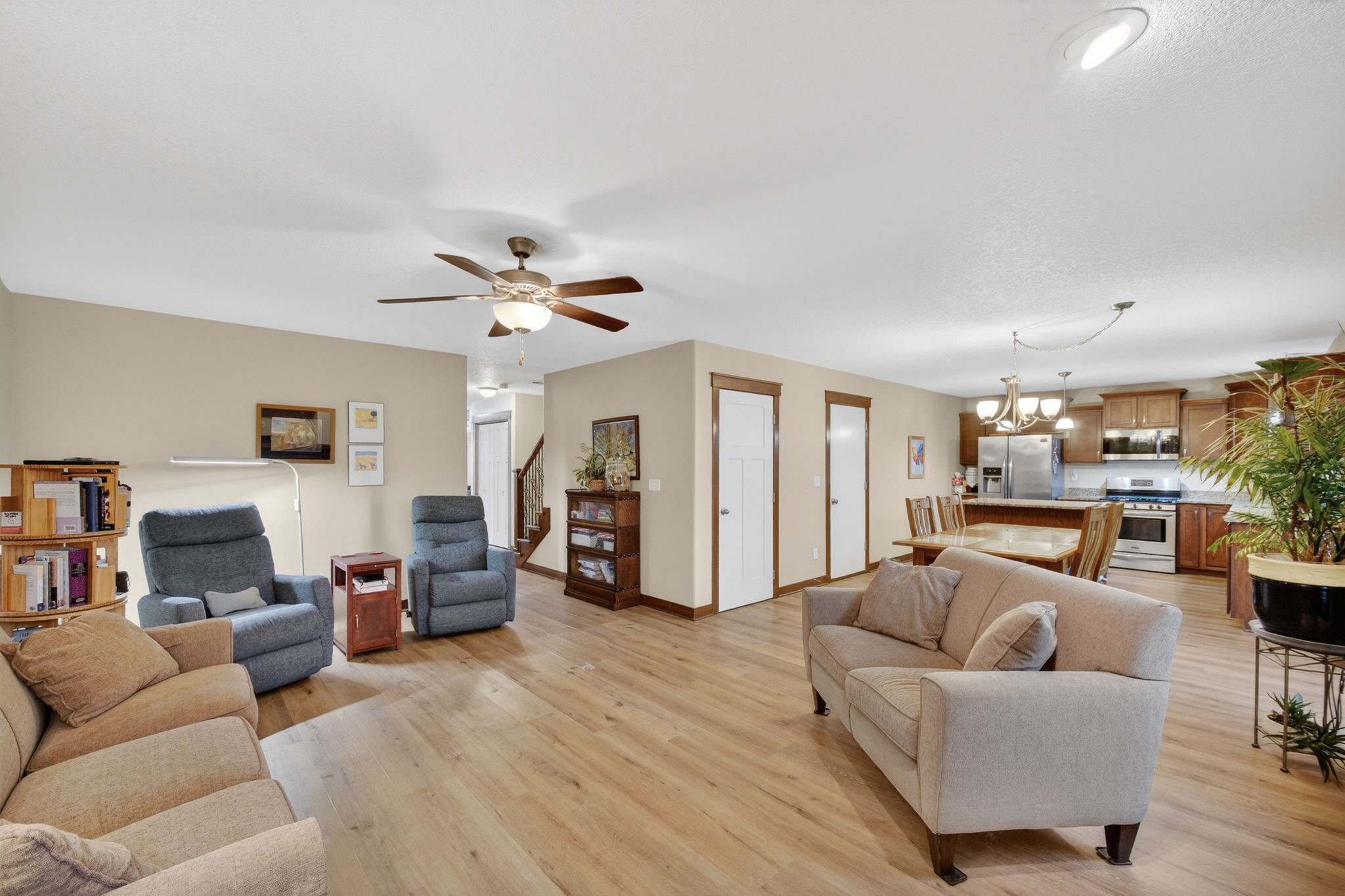 704 N 14th Avenue