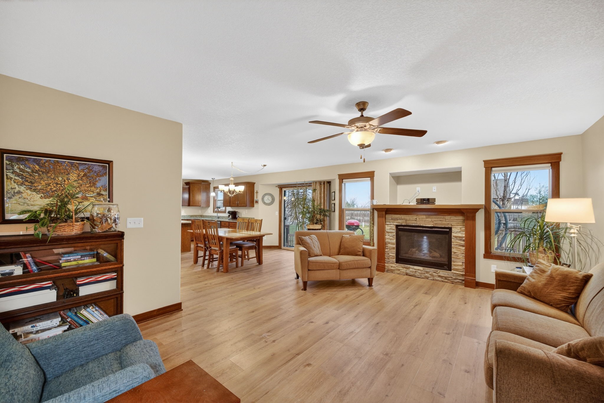704 N 14th Avenue