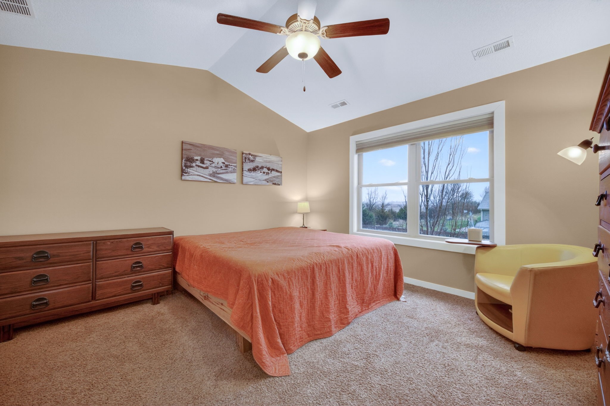 704 N 14th Avenue