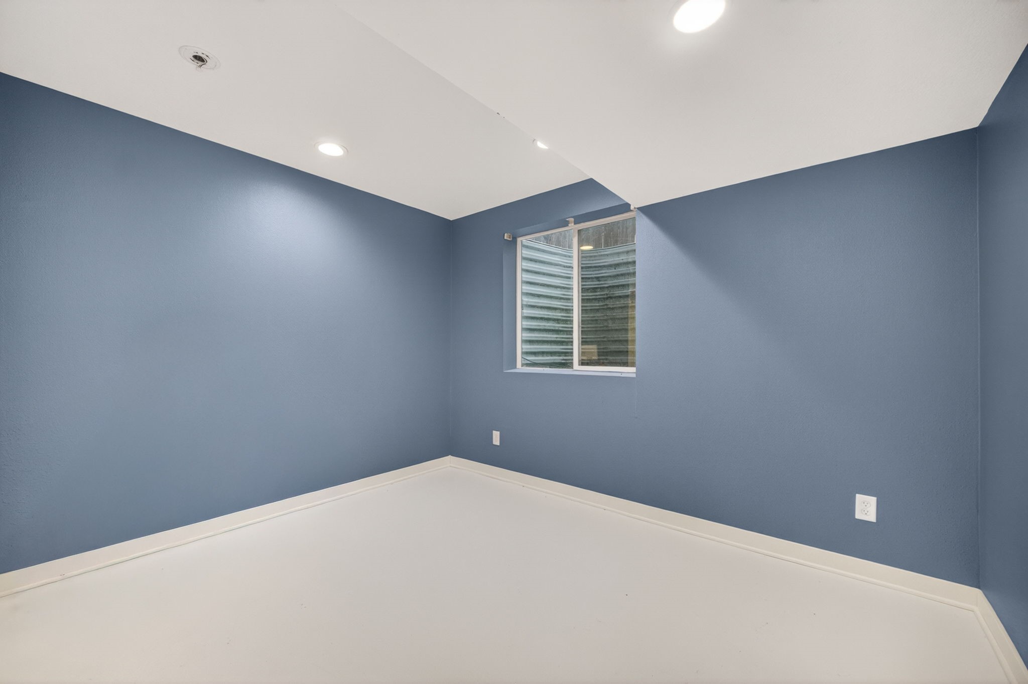 704 N 14th Avenue