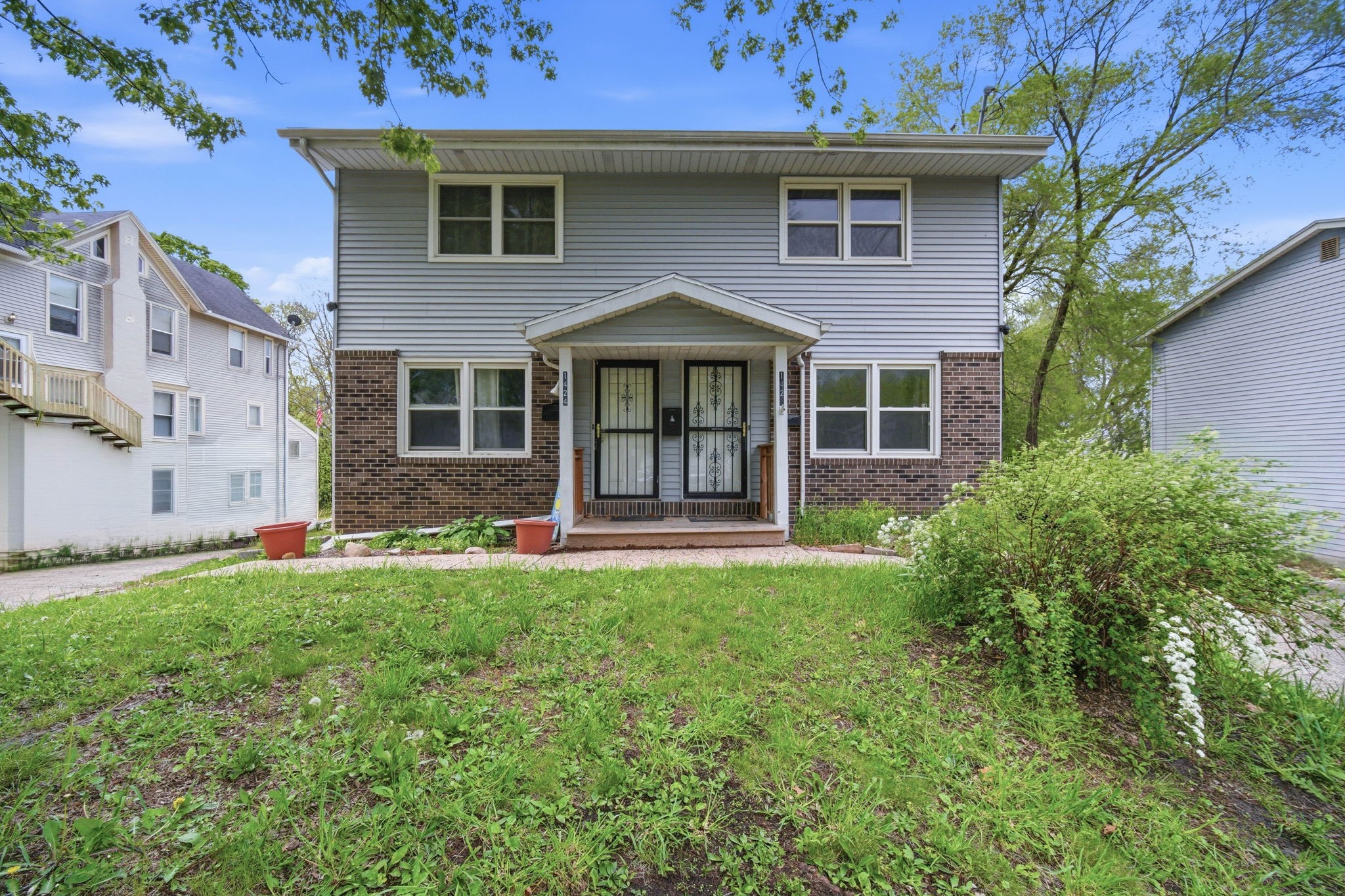 1424 & 1426 E 9th Street