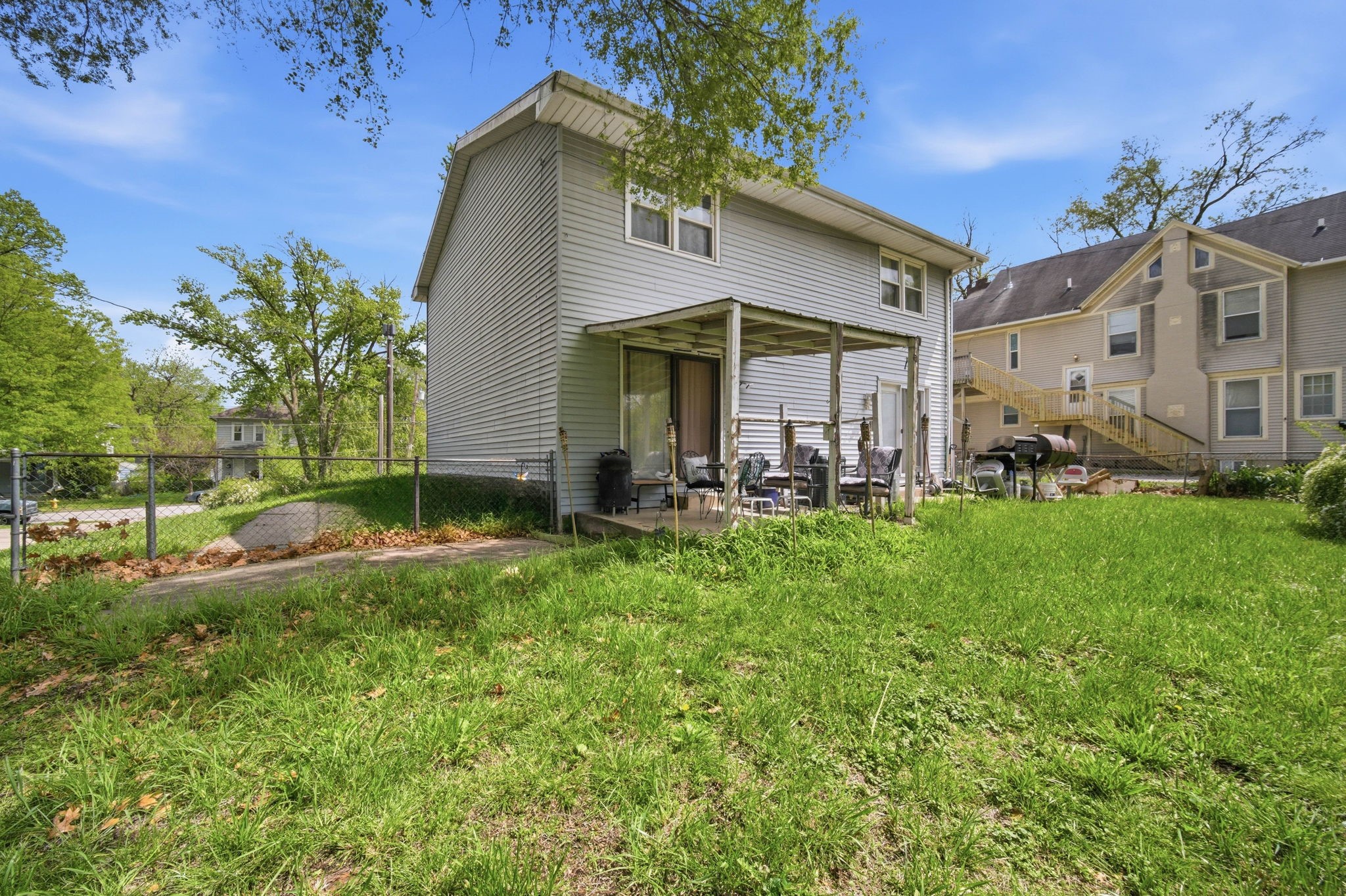 1424 & 1426 E 9th Street