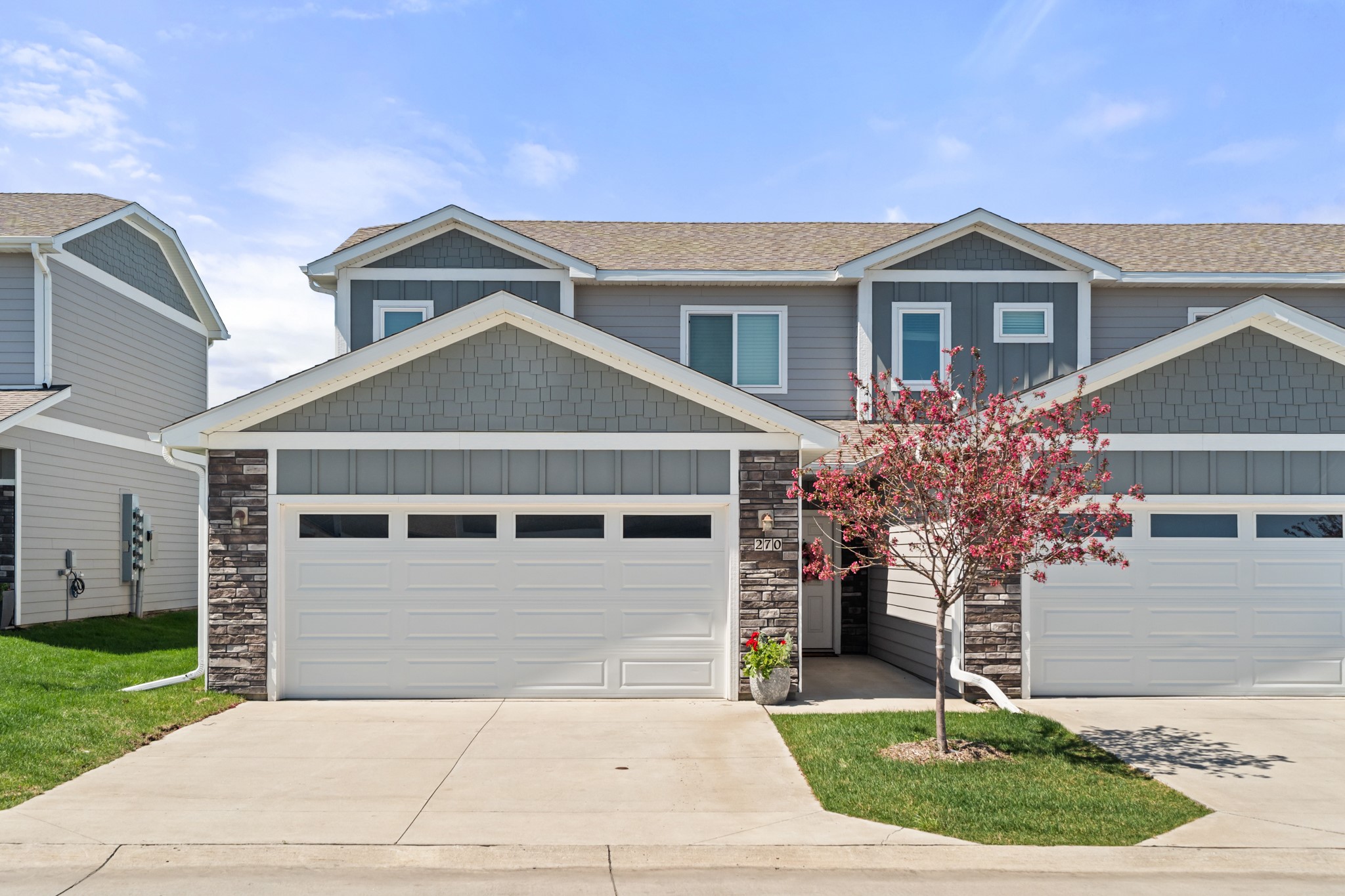 270 NW Greenwood Place