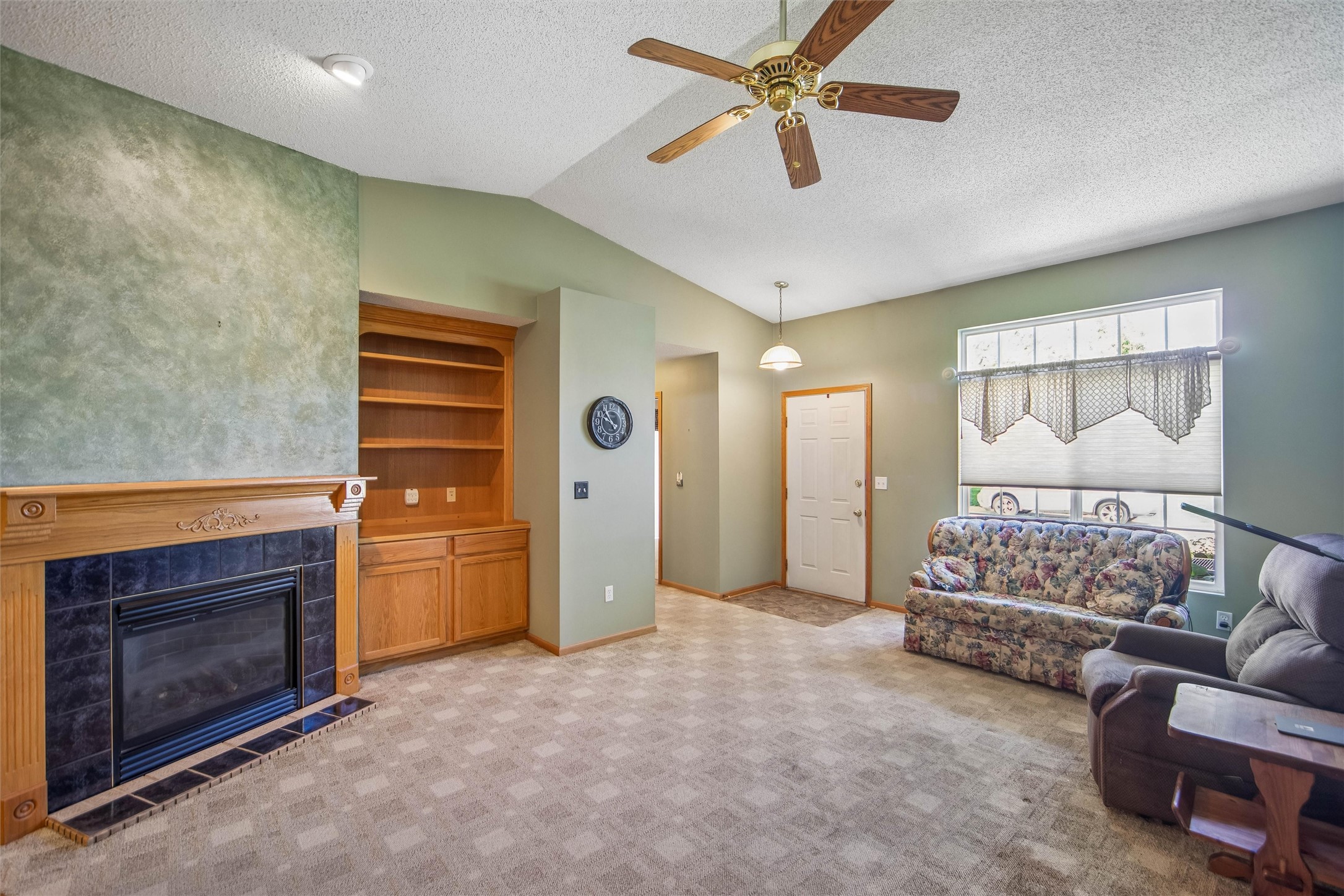 9512 Larch Lane