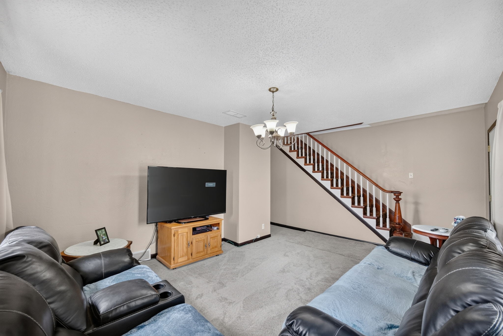 204 S 8th Avenue
