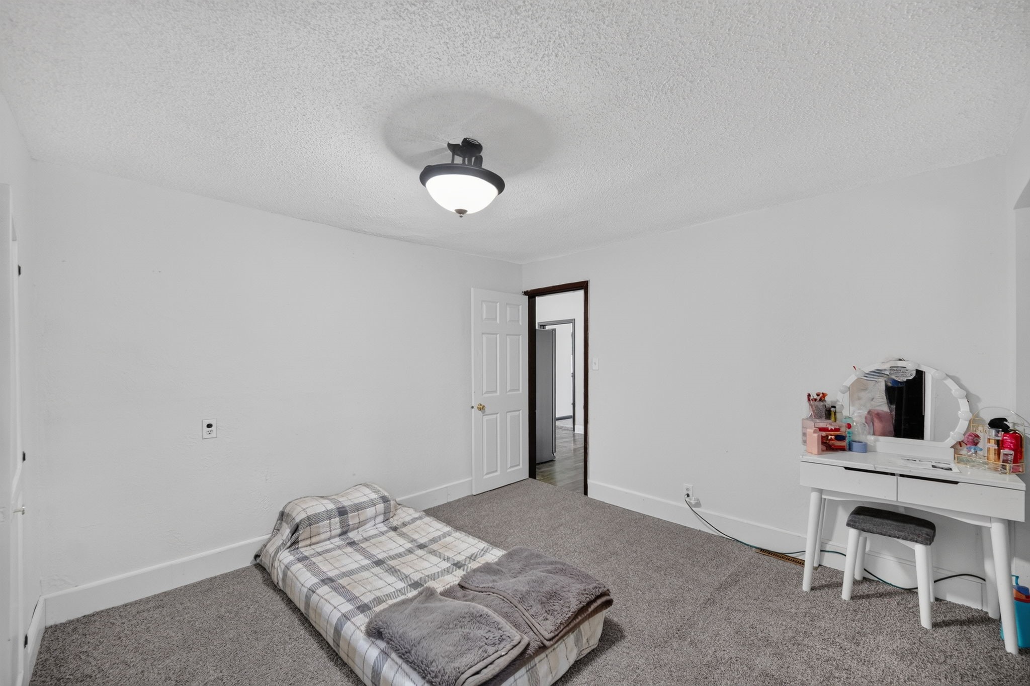 204 S 8th Avenue