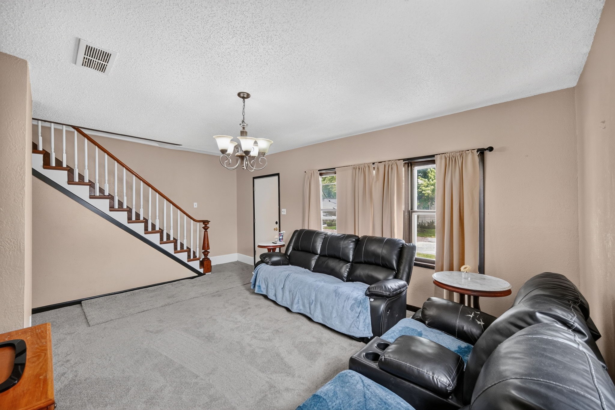 204 S 8th Avenue