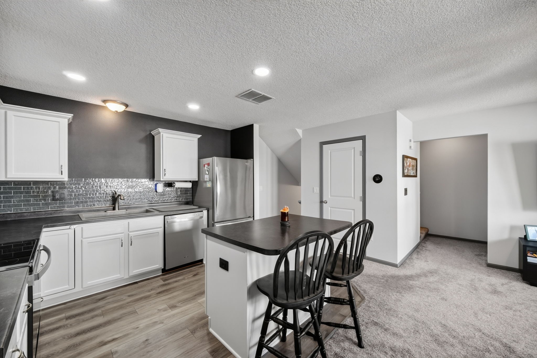 1143 Blackstone Lane