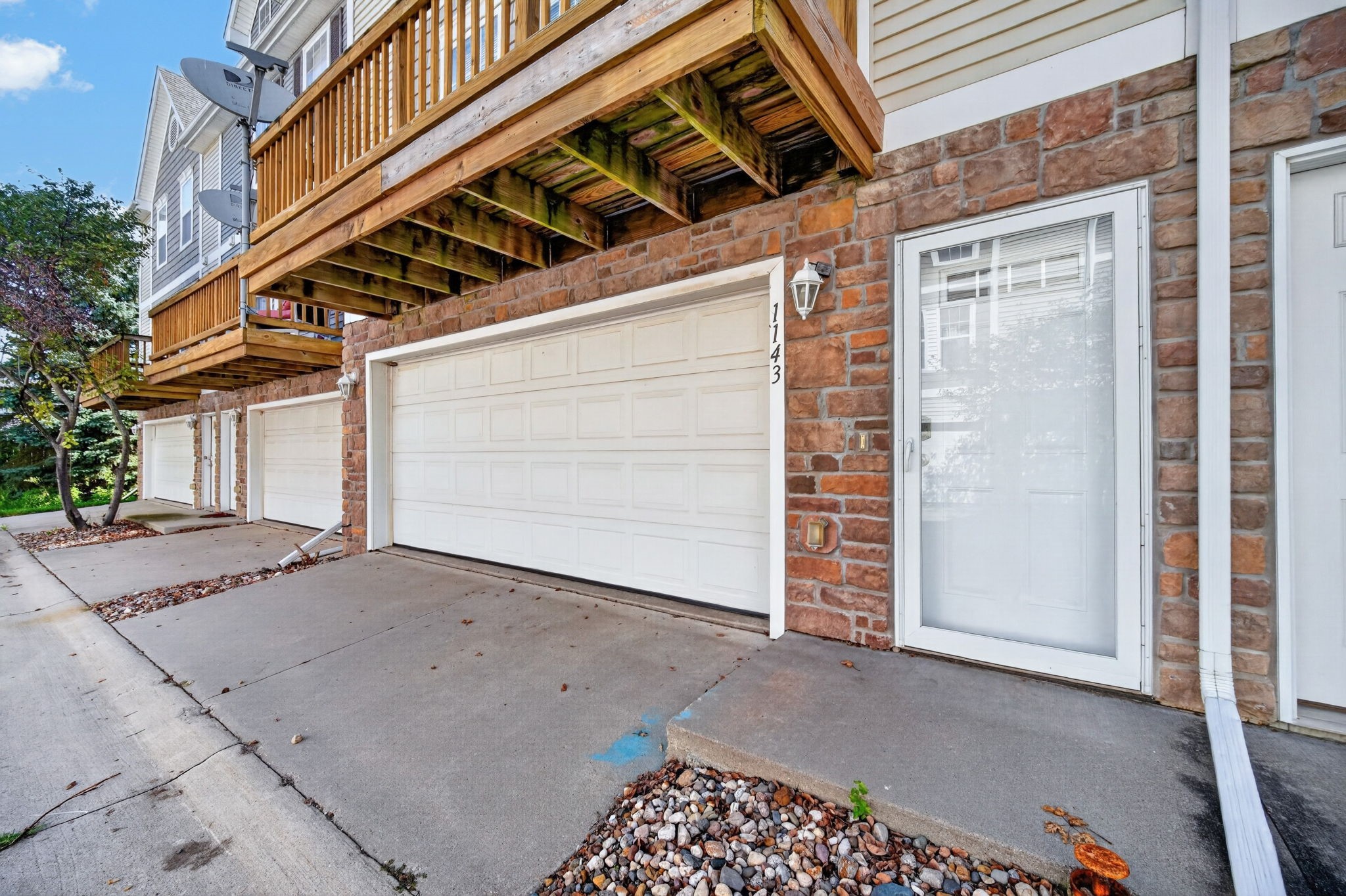 1143 Blackstone Lane