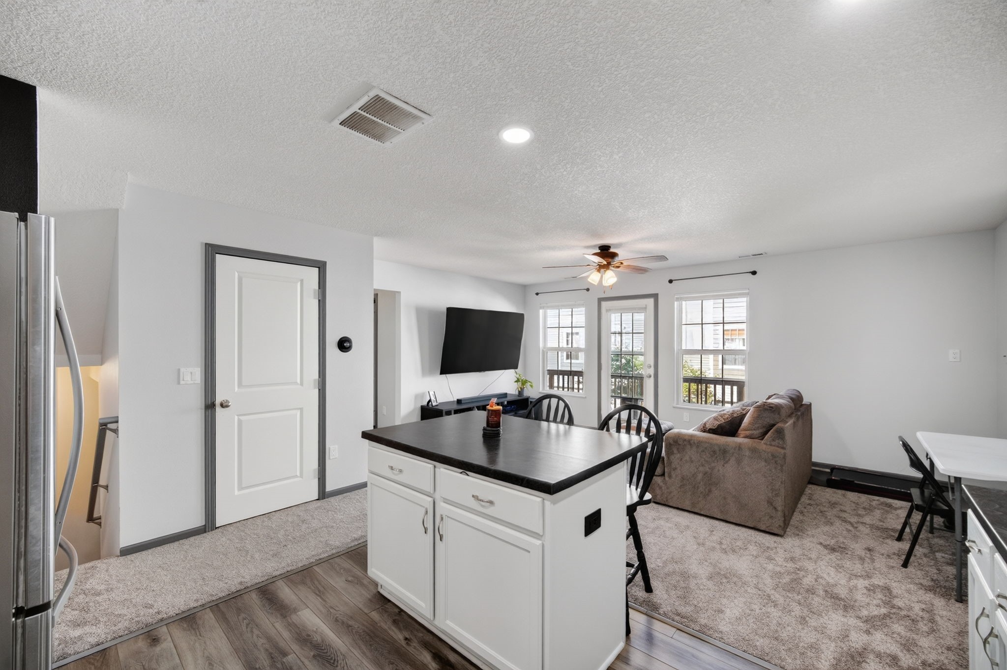 1143 Blackstone Lane