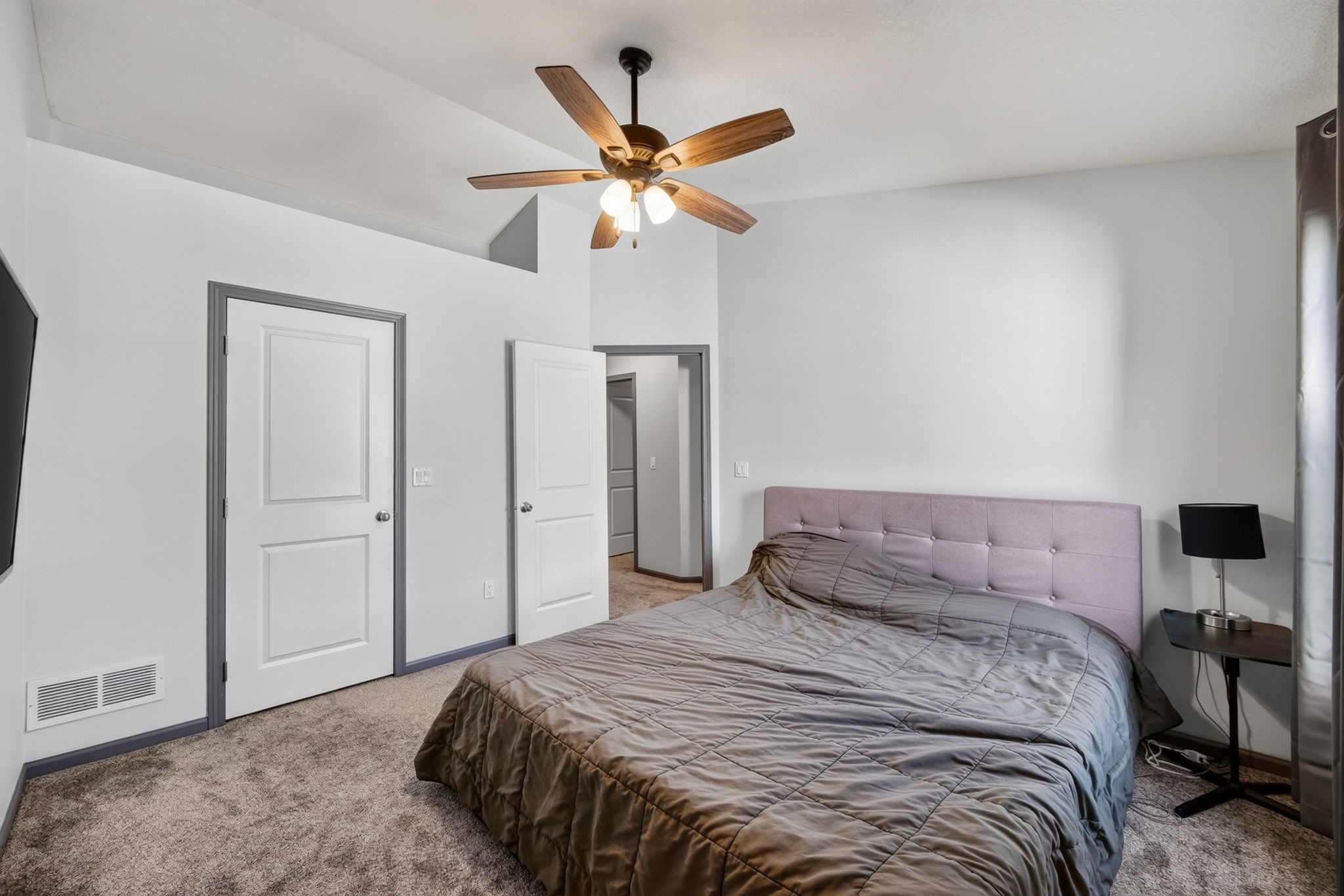 1143 Blackstone Lane