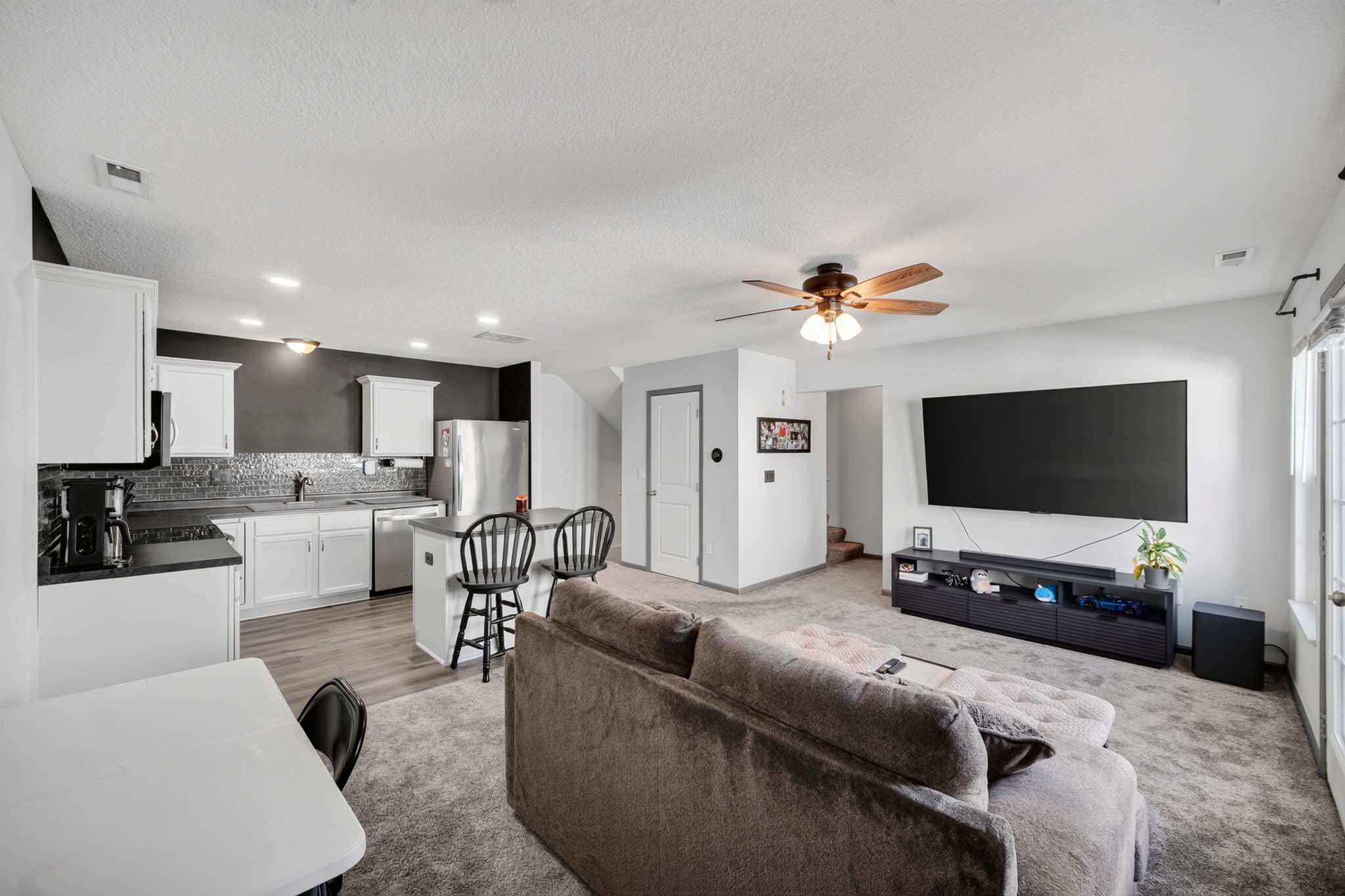 1143 Blackstone Lane