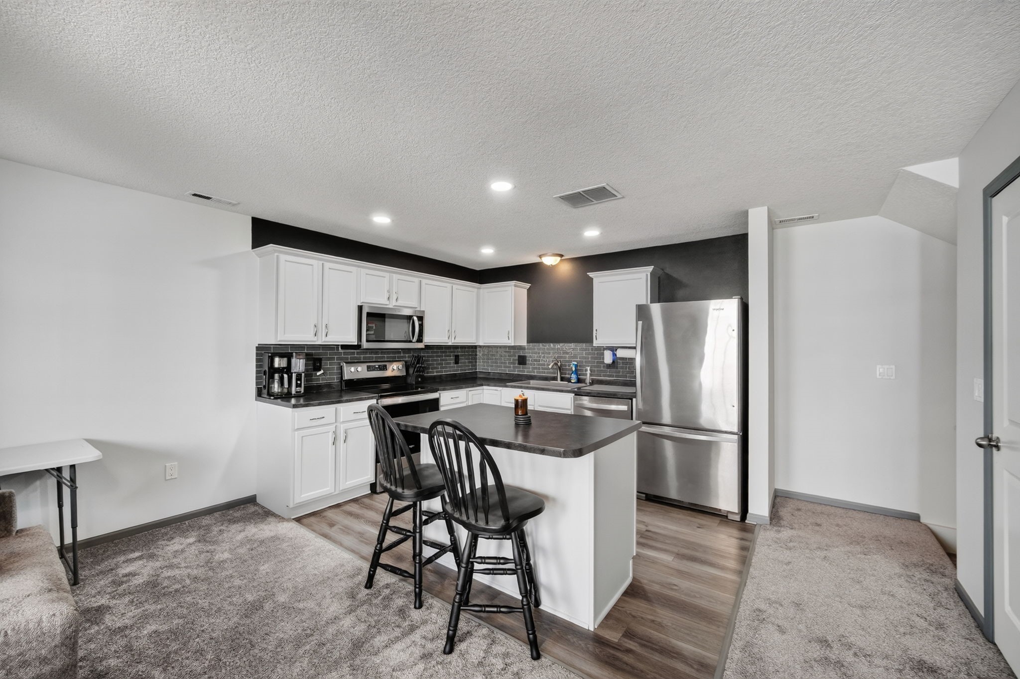 1143 Blackstone Lane