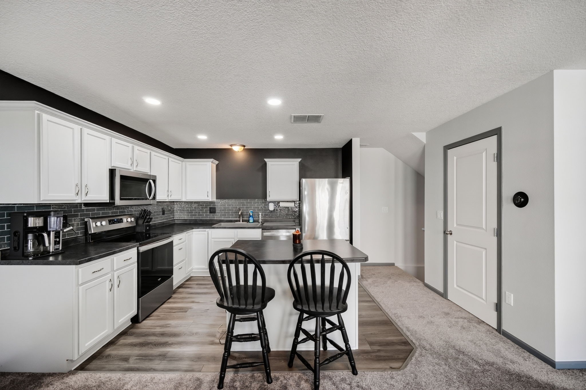 1143 Blackstone Lane