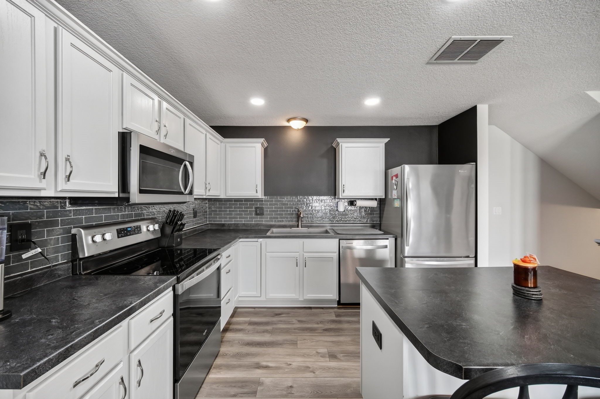1143 Blackstone Lane