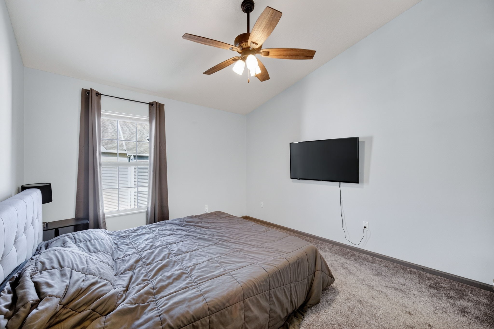 1143 Blackstone Lane
