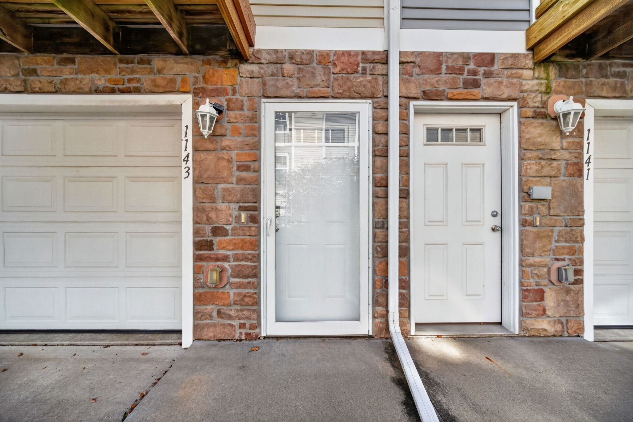 1143 Blackstone Lane