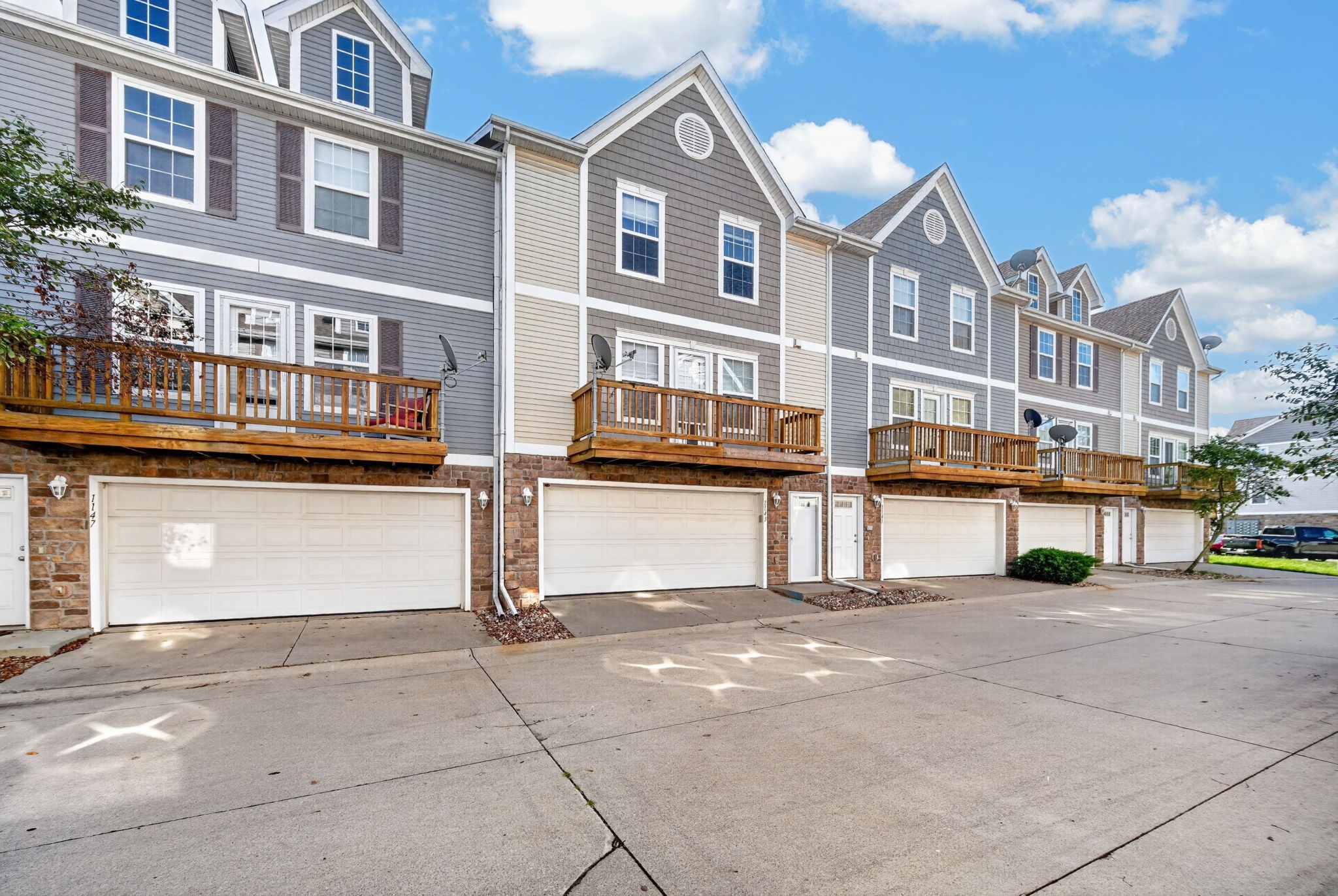 1143 Blackstone Lane